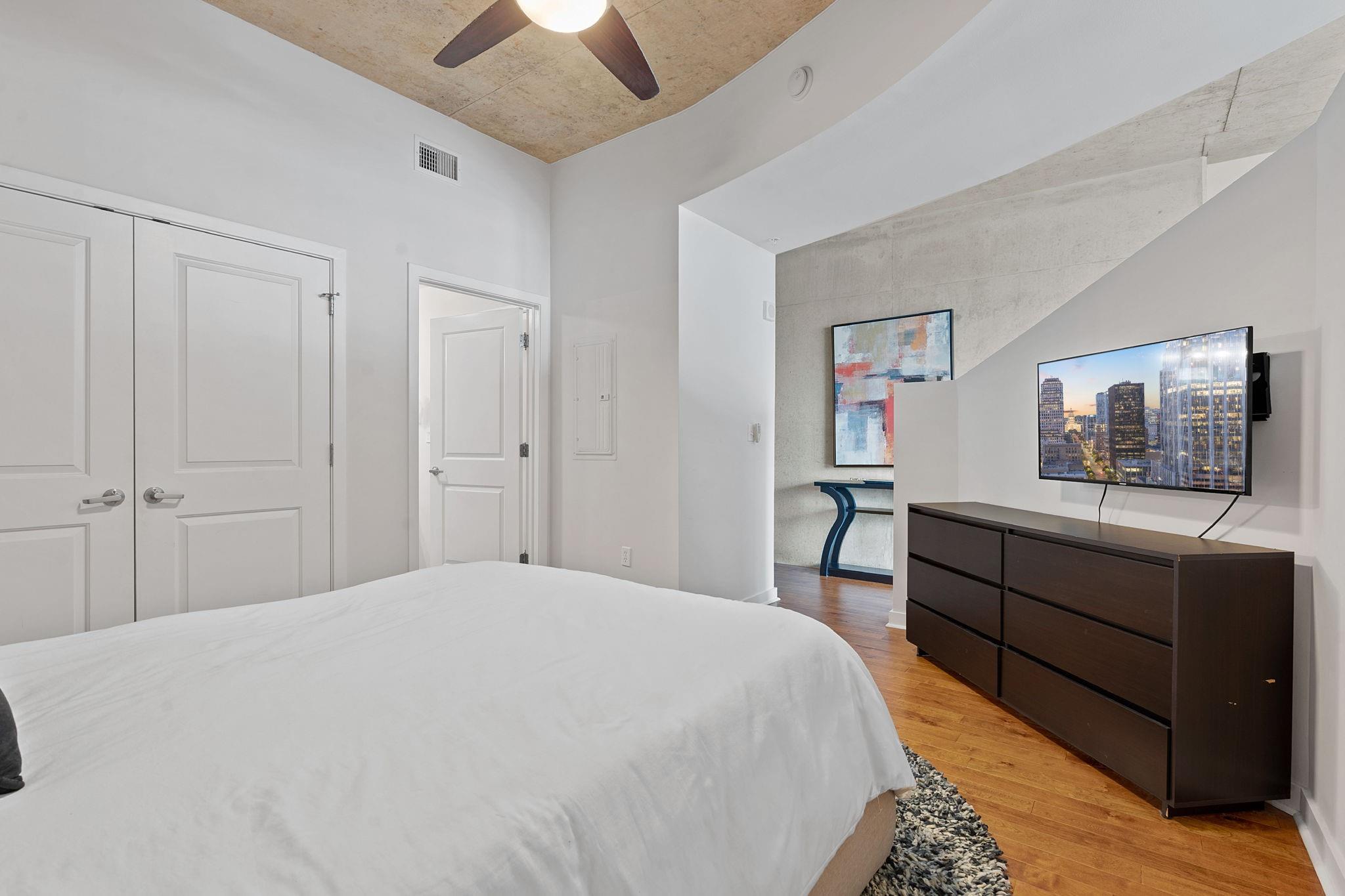 360 Nueces ST # 1310