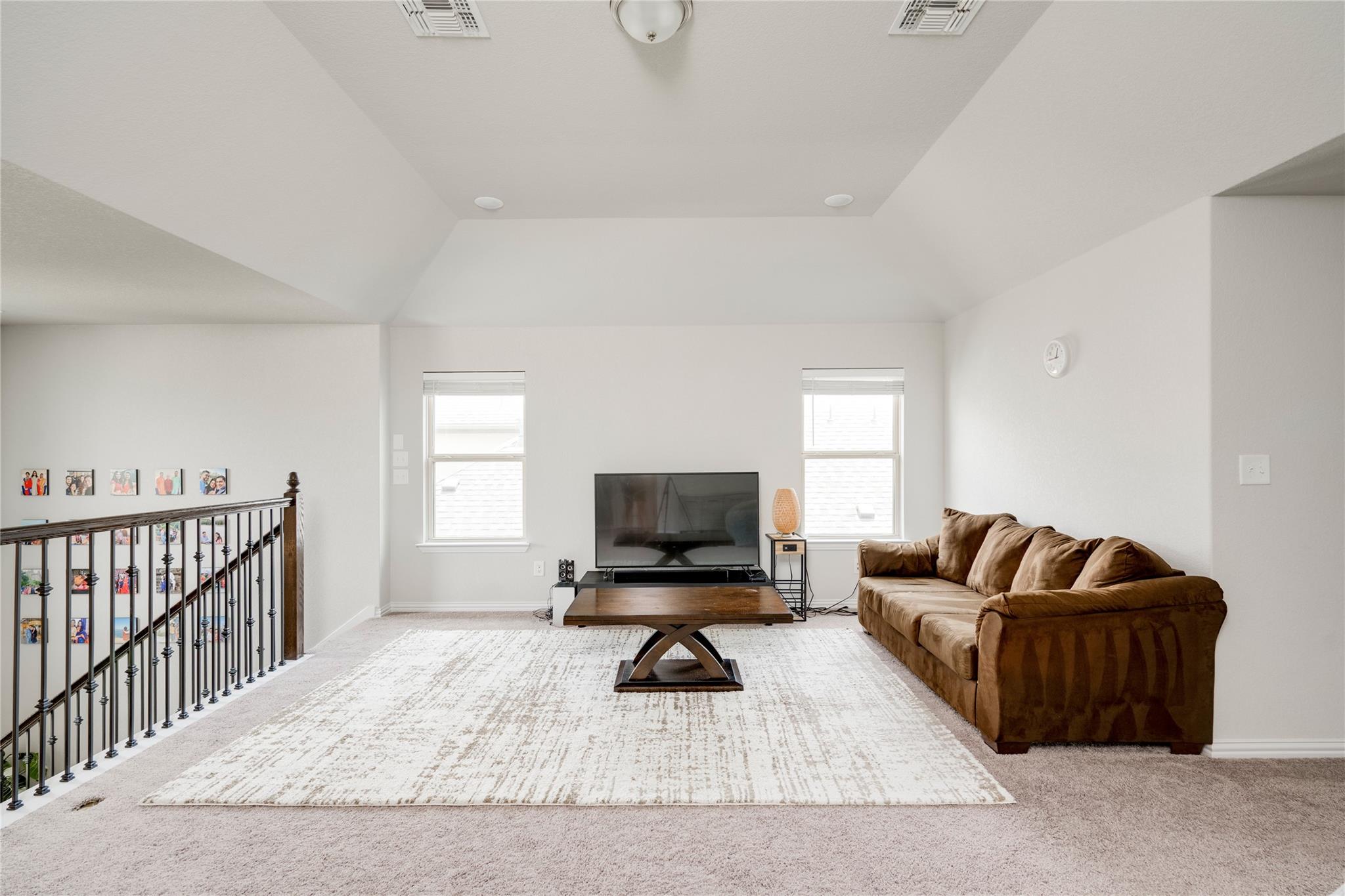 3327 Columbus WAY