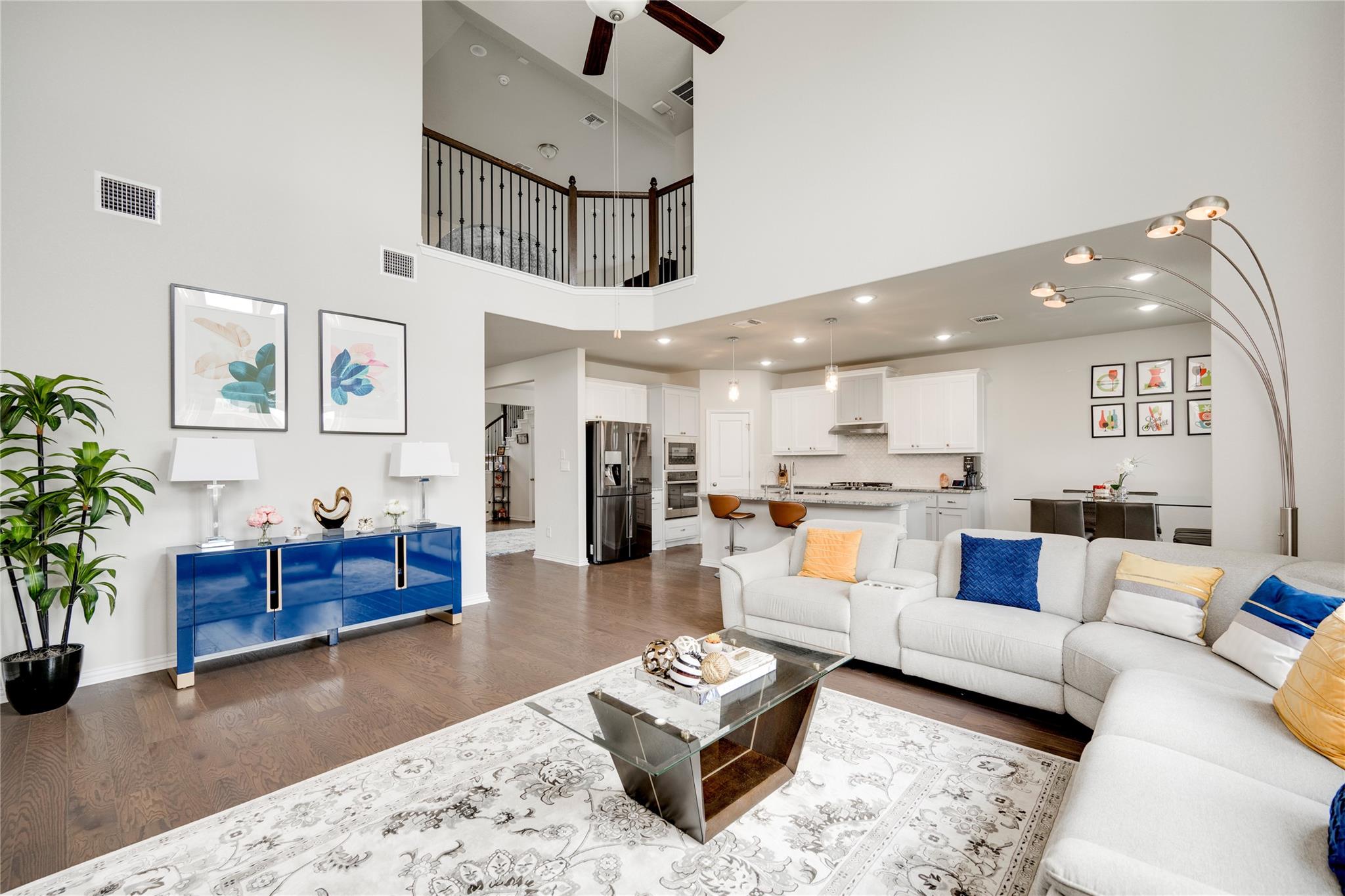 3327 Columbus WAY