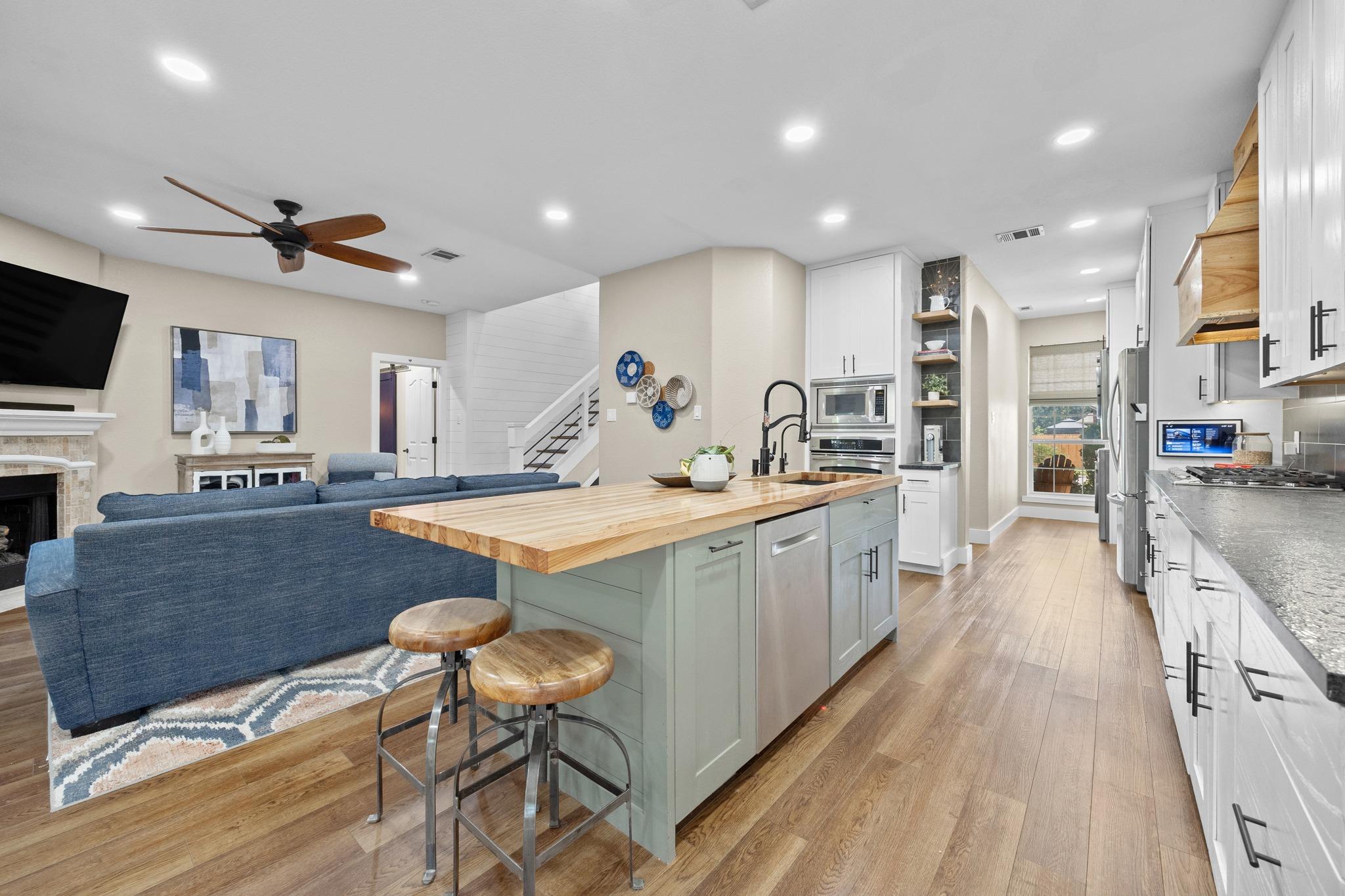 2587 Arbor DR