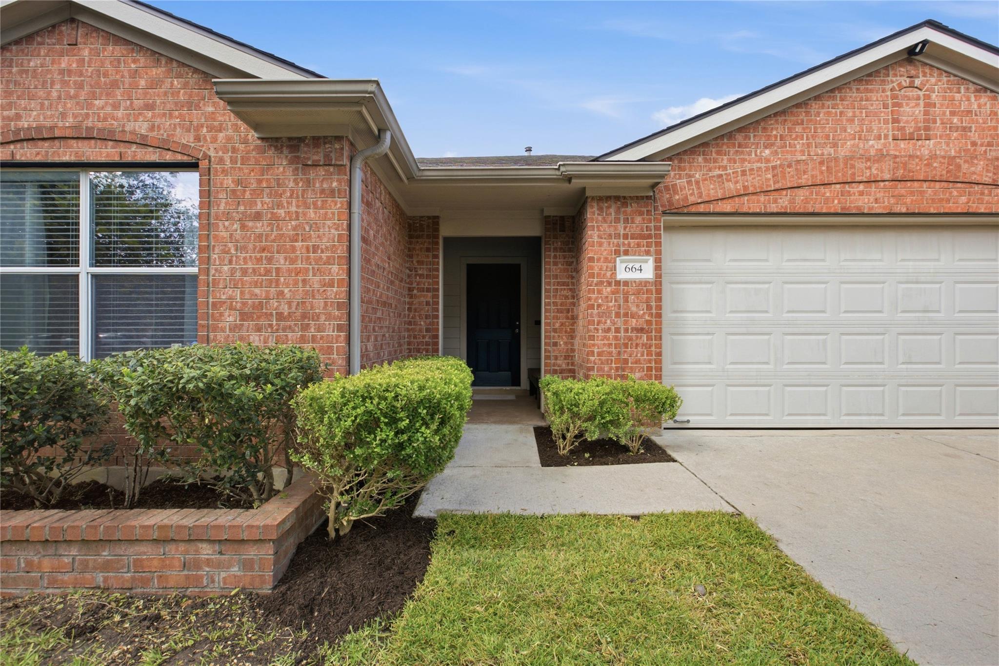 664 Hometown PKWY