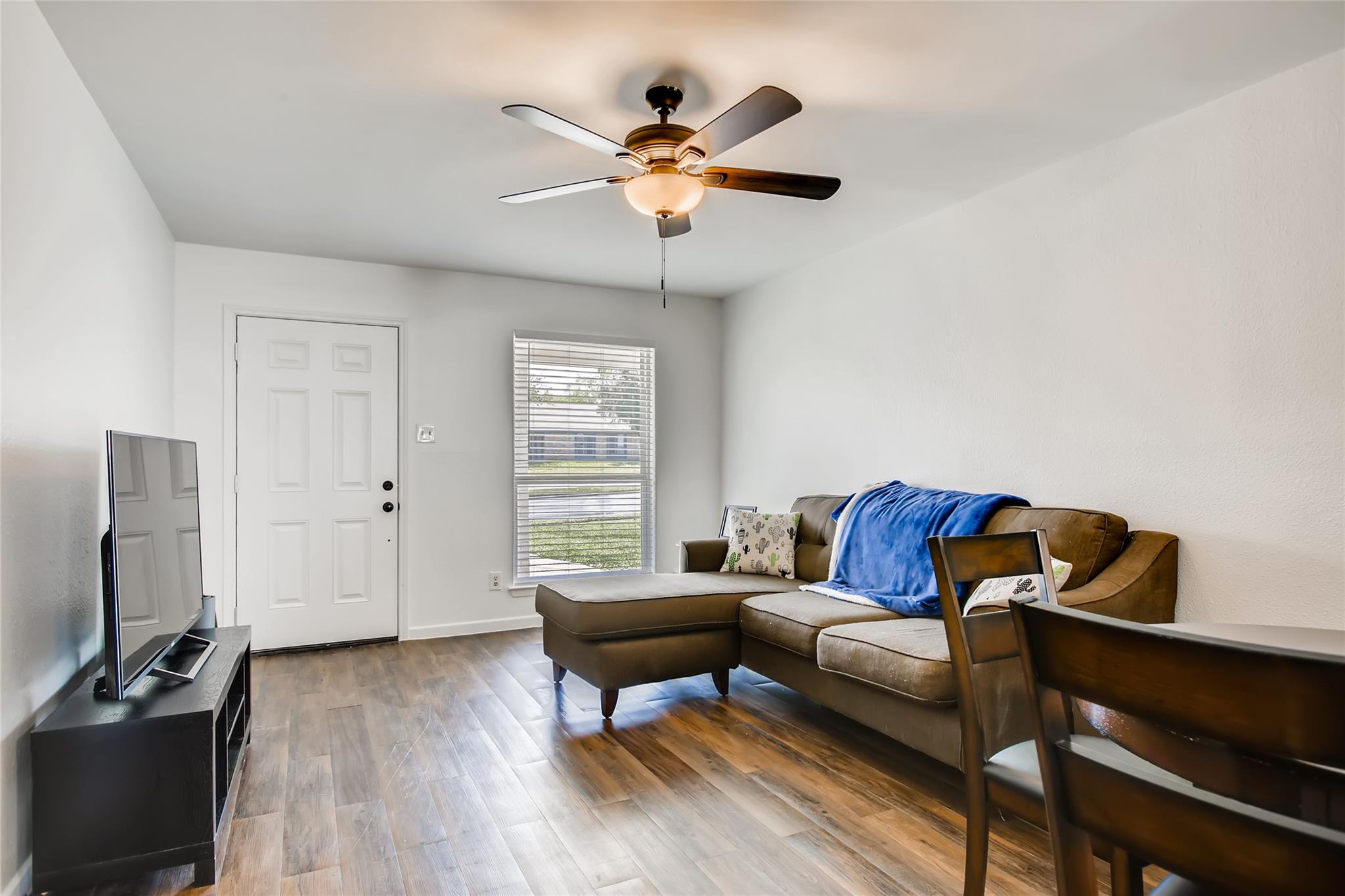 312 W William Cannon DR