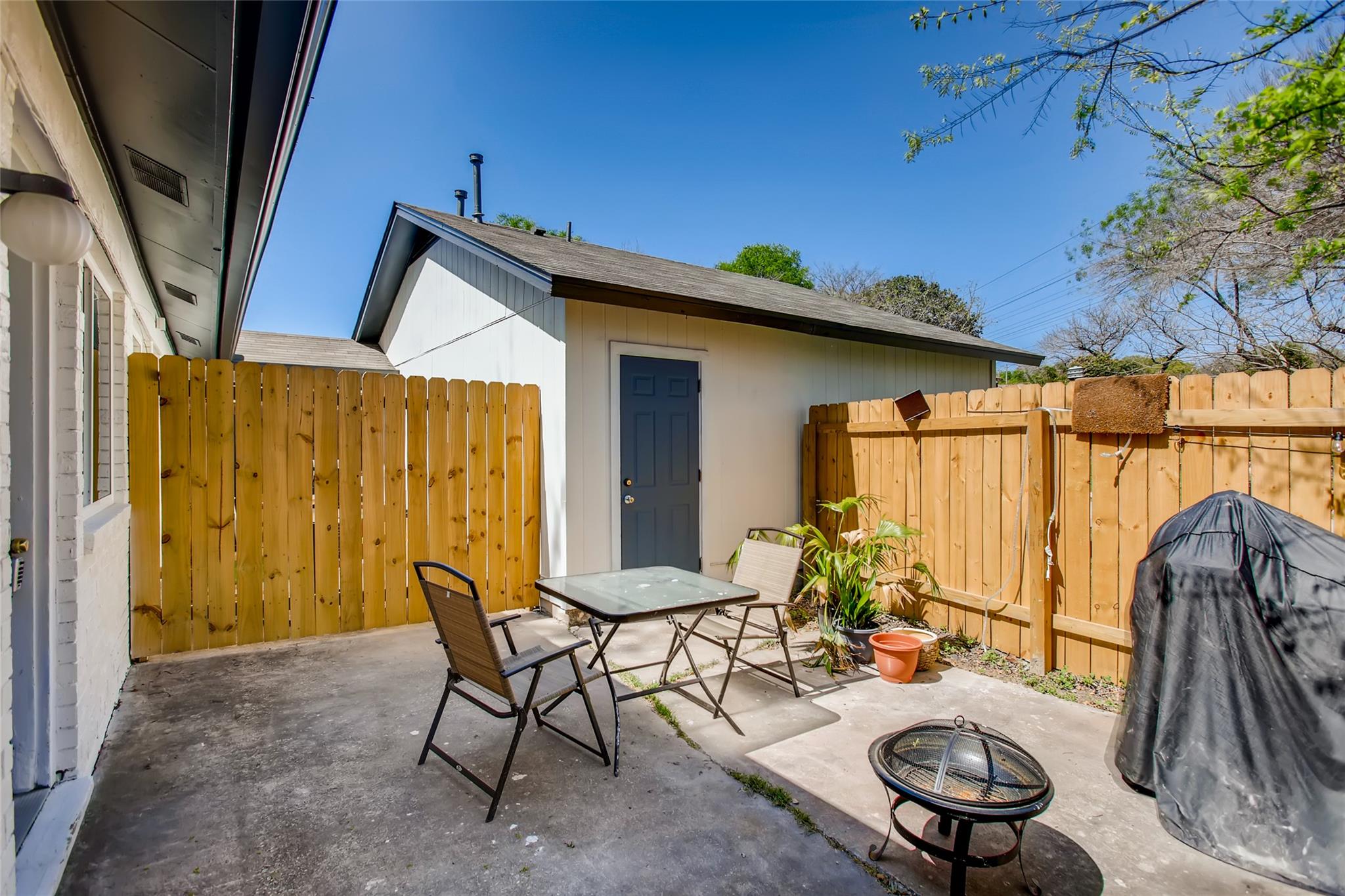 312 W William Cannon DR