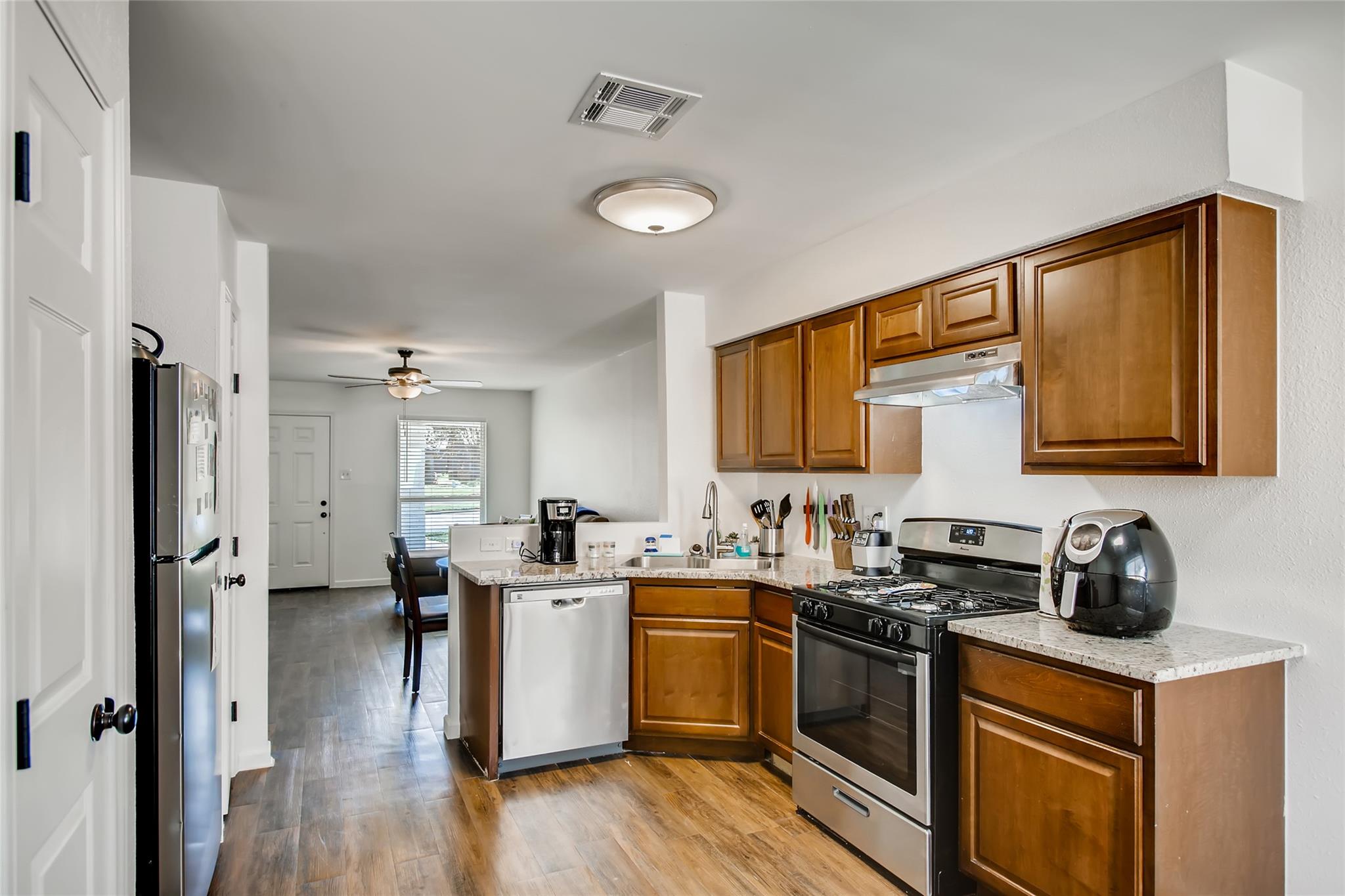 312 W William Cannon DR