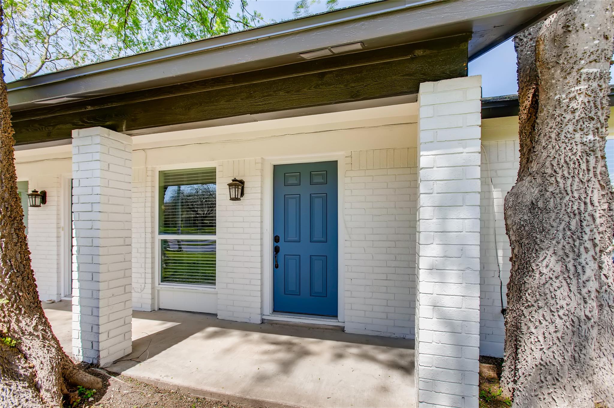 312 W William Cannon DR