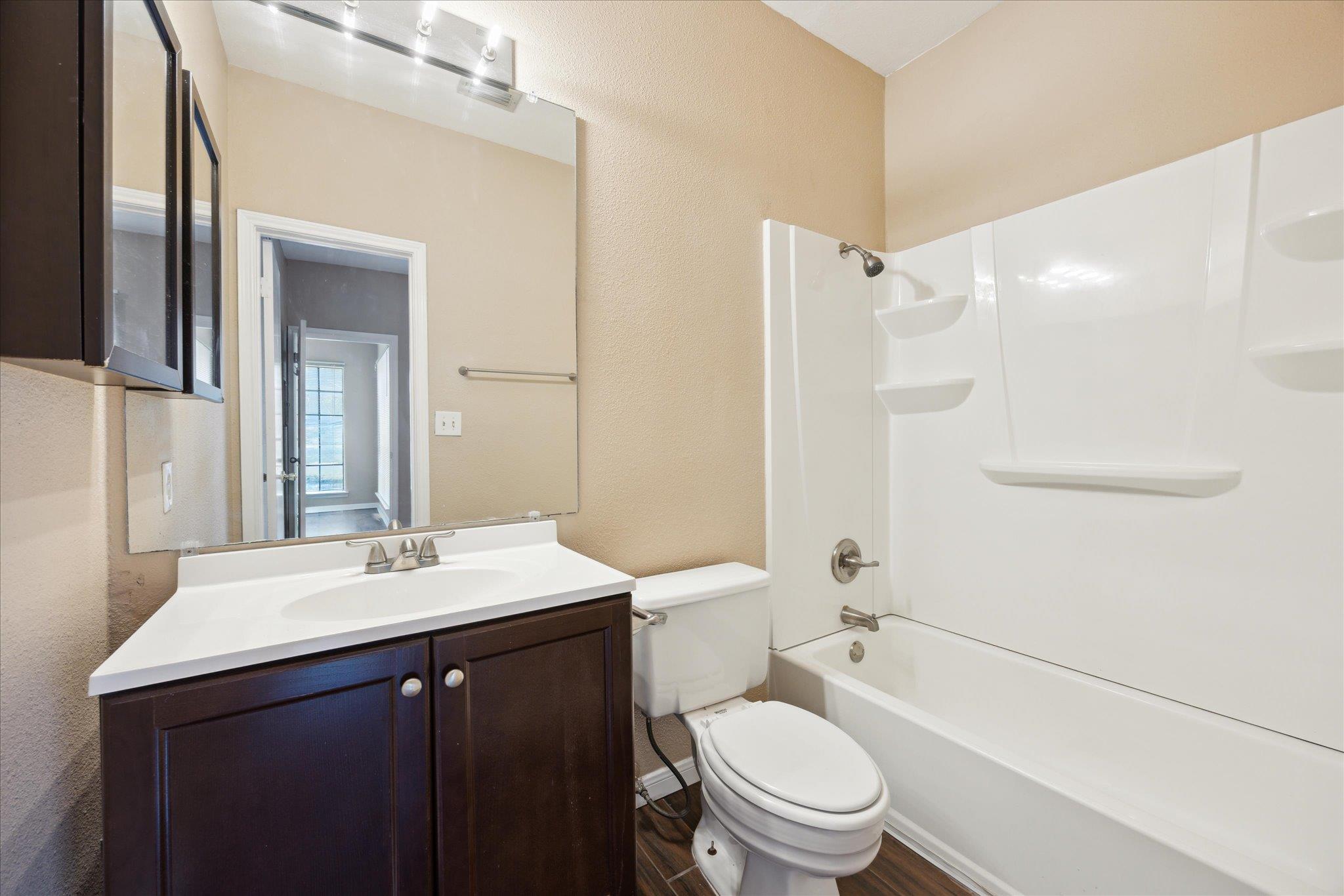 712 W 21 ST # 202