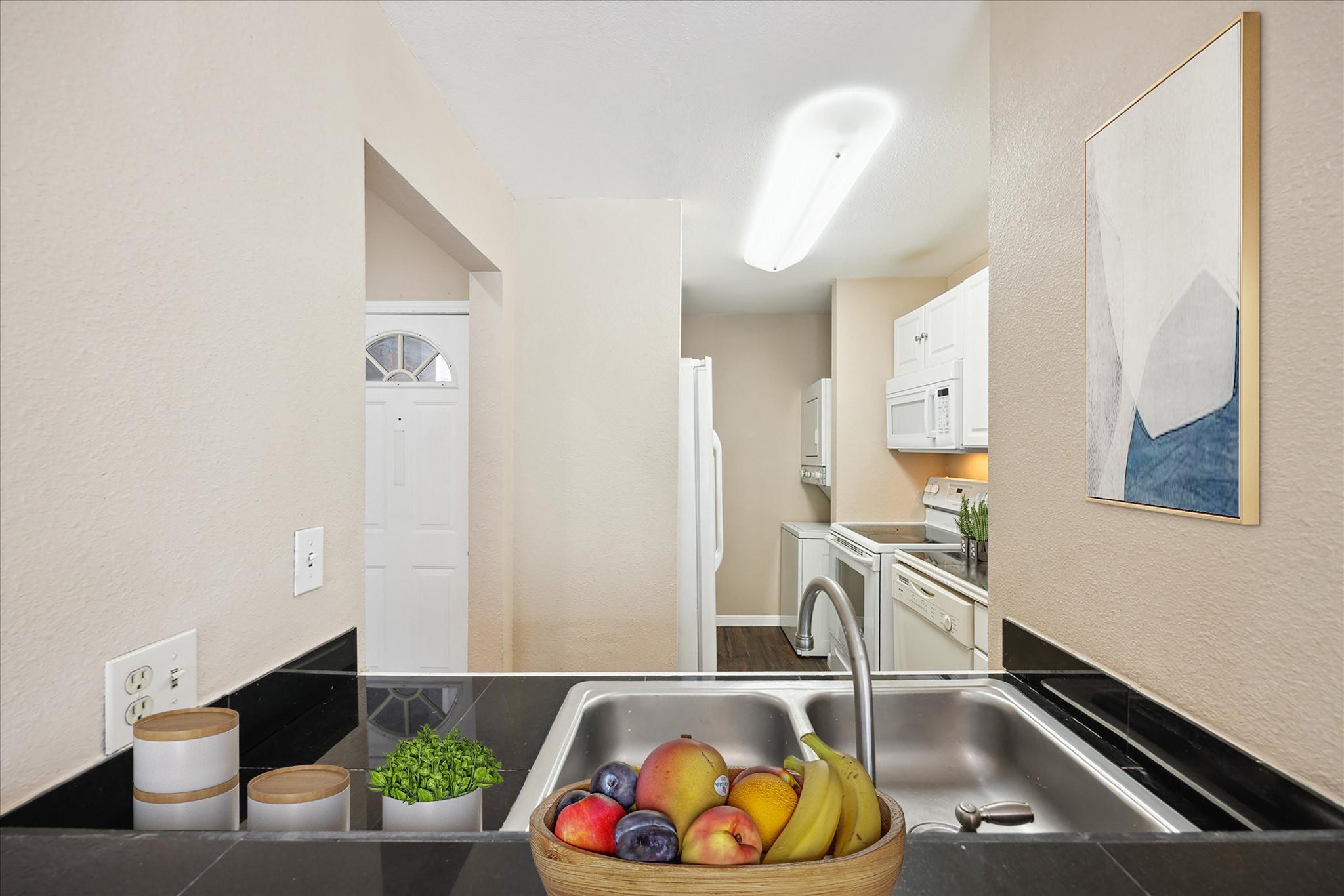 712 W 21 ST # 202