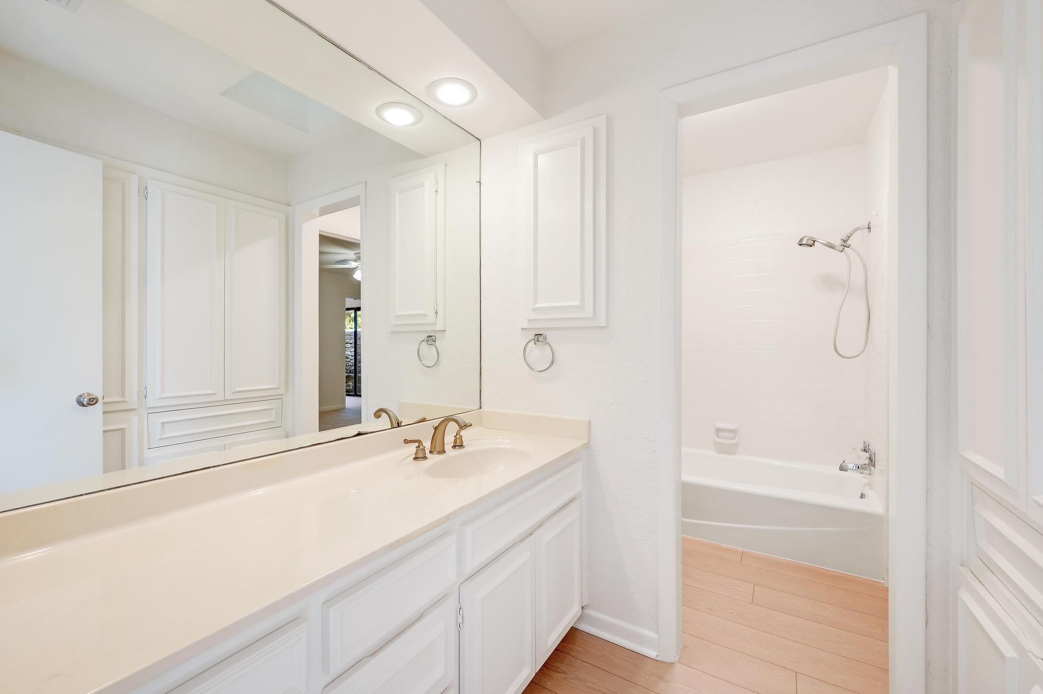 6820 N Cypress Point # 22, Austin Unit: 22