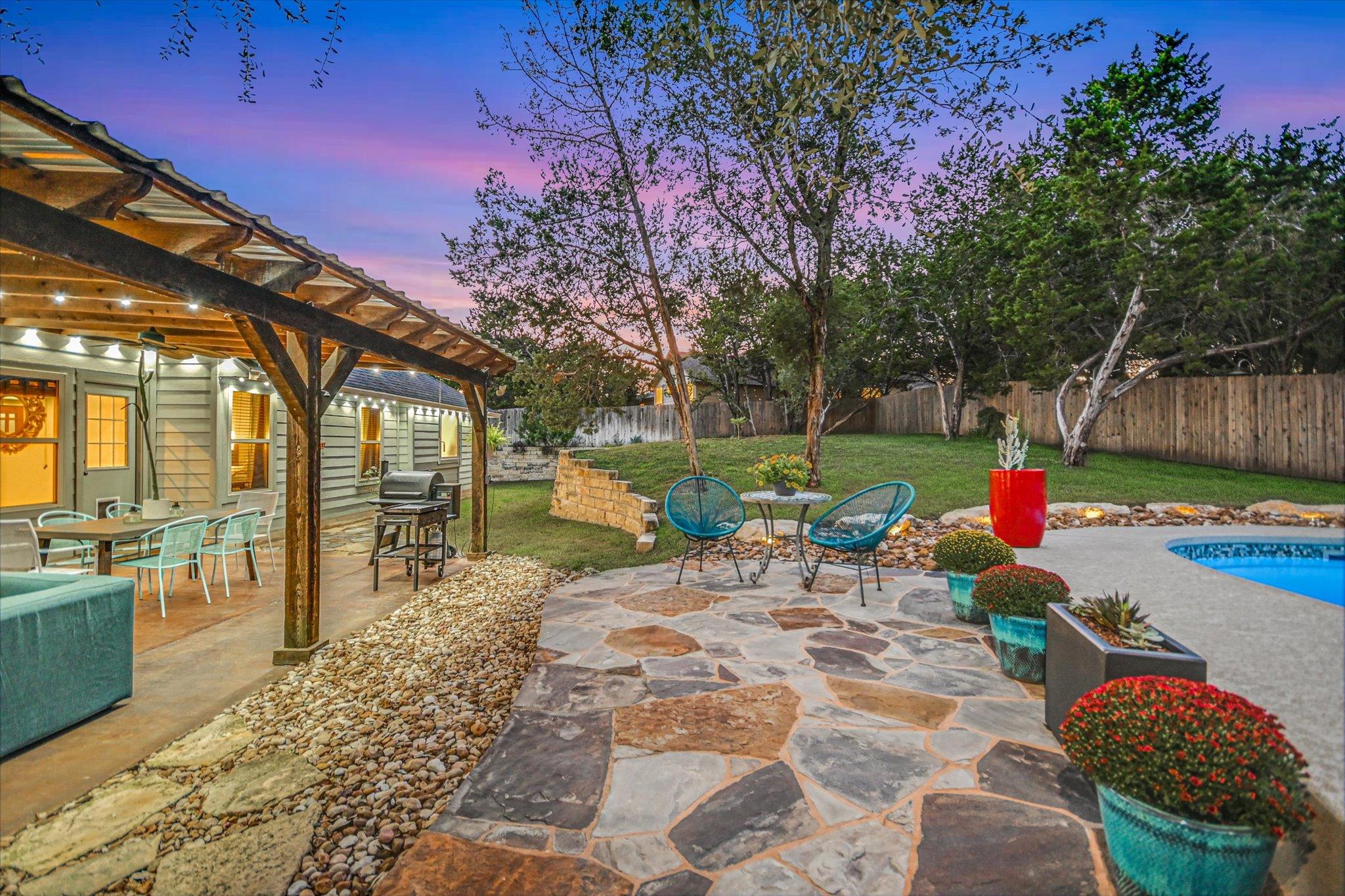 36 RIDGEWOOD CIR
