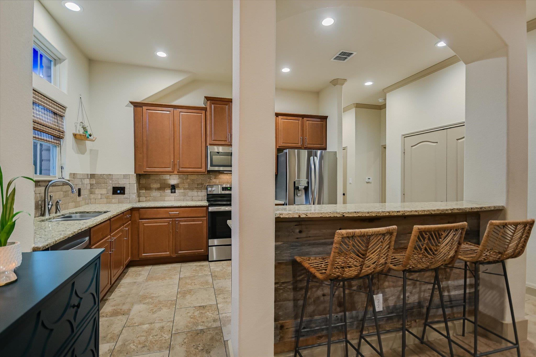 36 RIDGEWOOD CIR