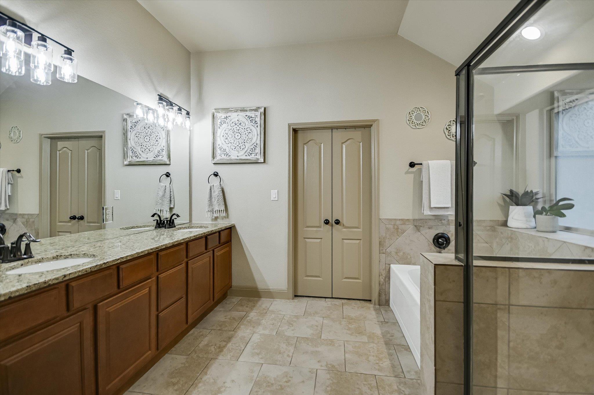 36 RIDGEWOOD CIR
