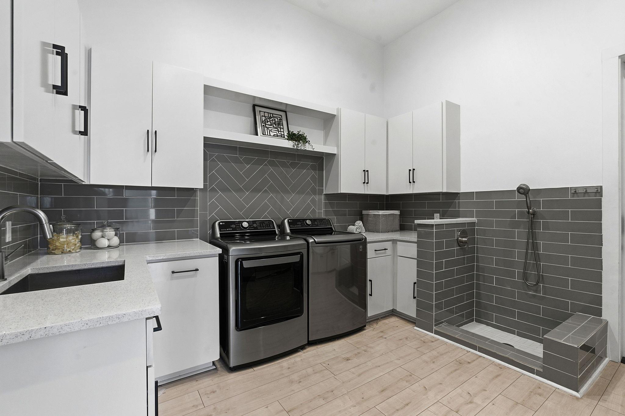 8400 Lakewood Ridge CV