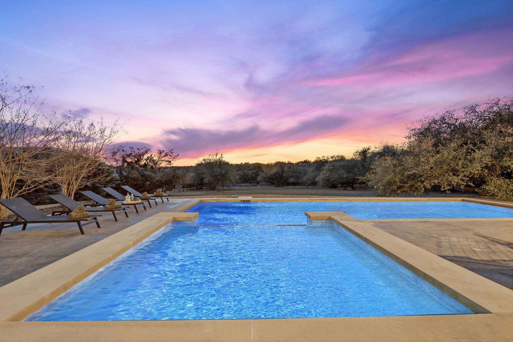 8400 Lakewood Ridge CV