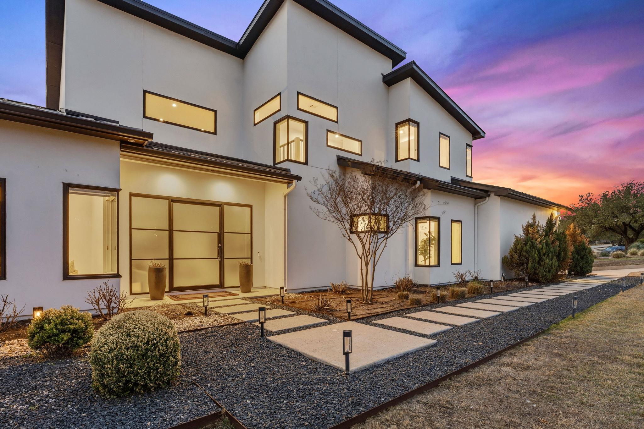 8400 Lakewood Ridge CV