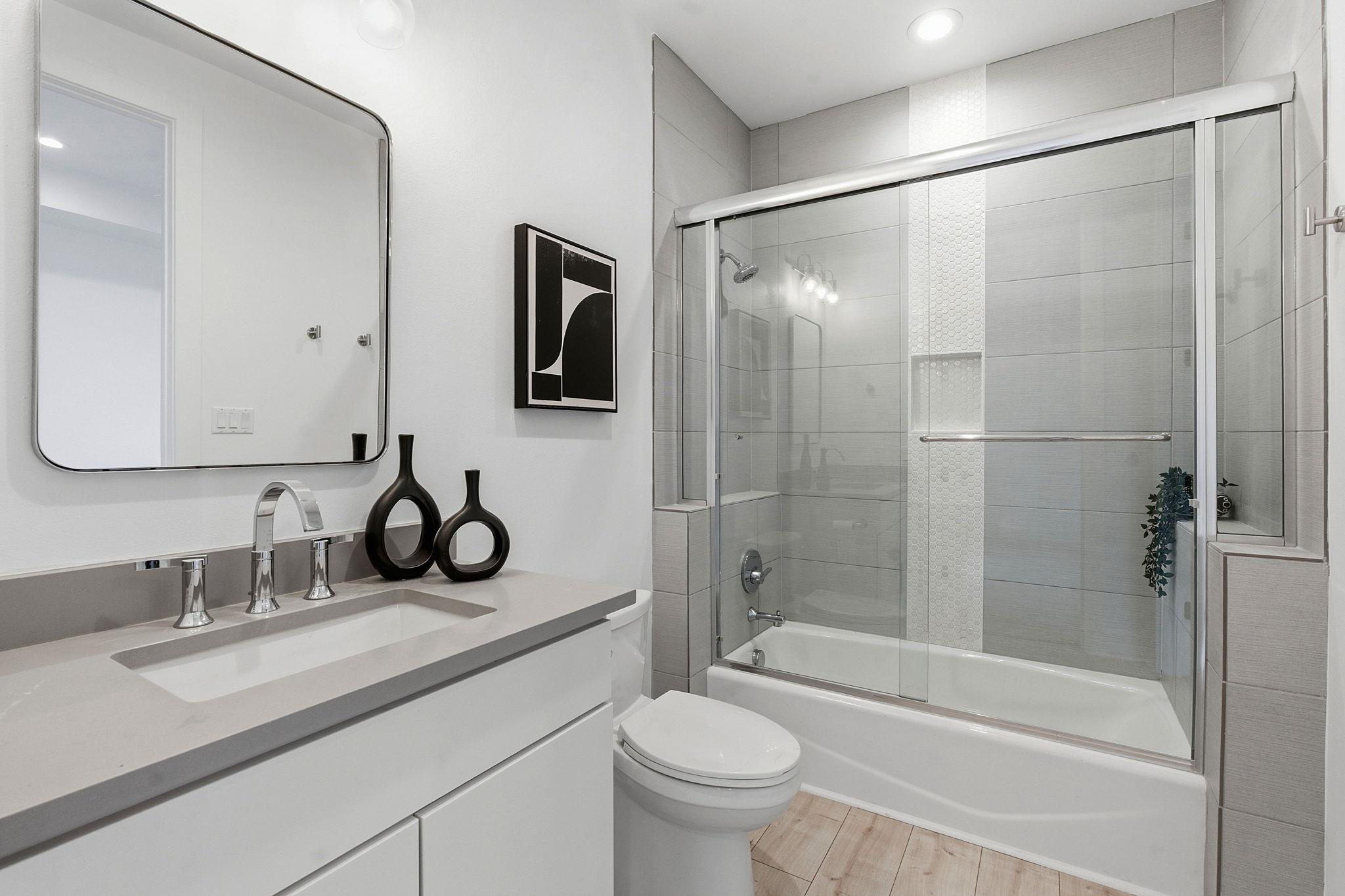 8400 Lakewood Ridge CV