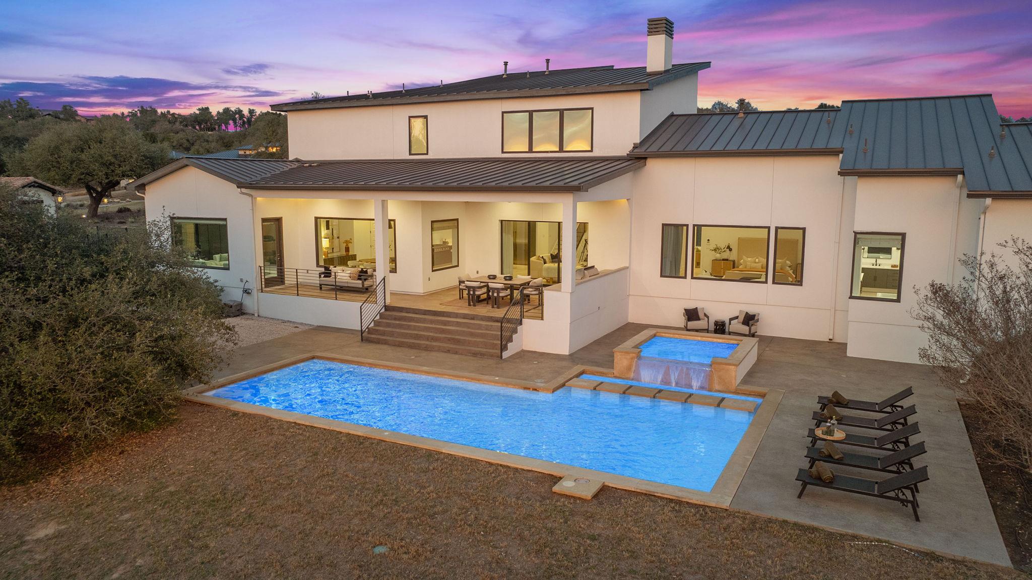 8400 Lakewood Ridge CV