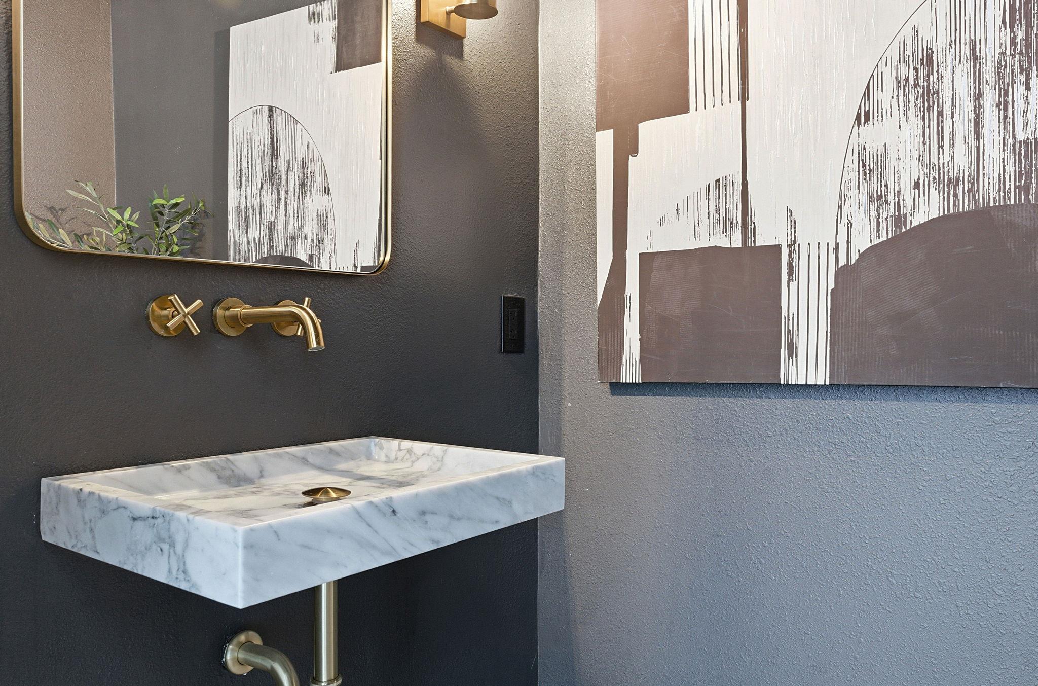 8400 Lakewood Ridge CV