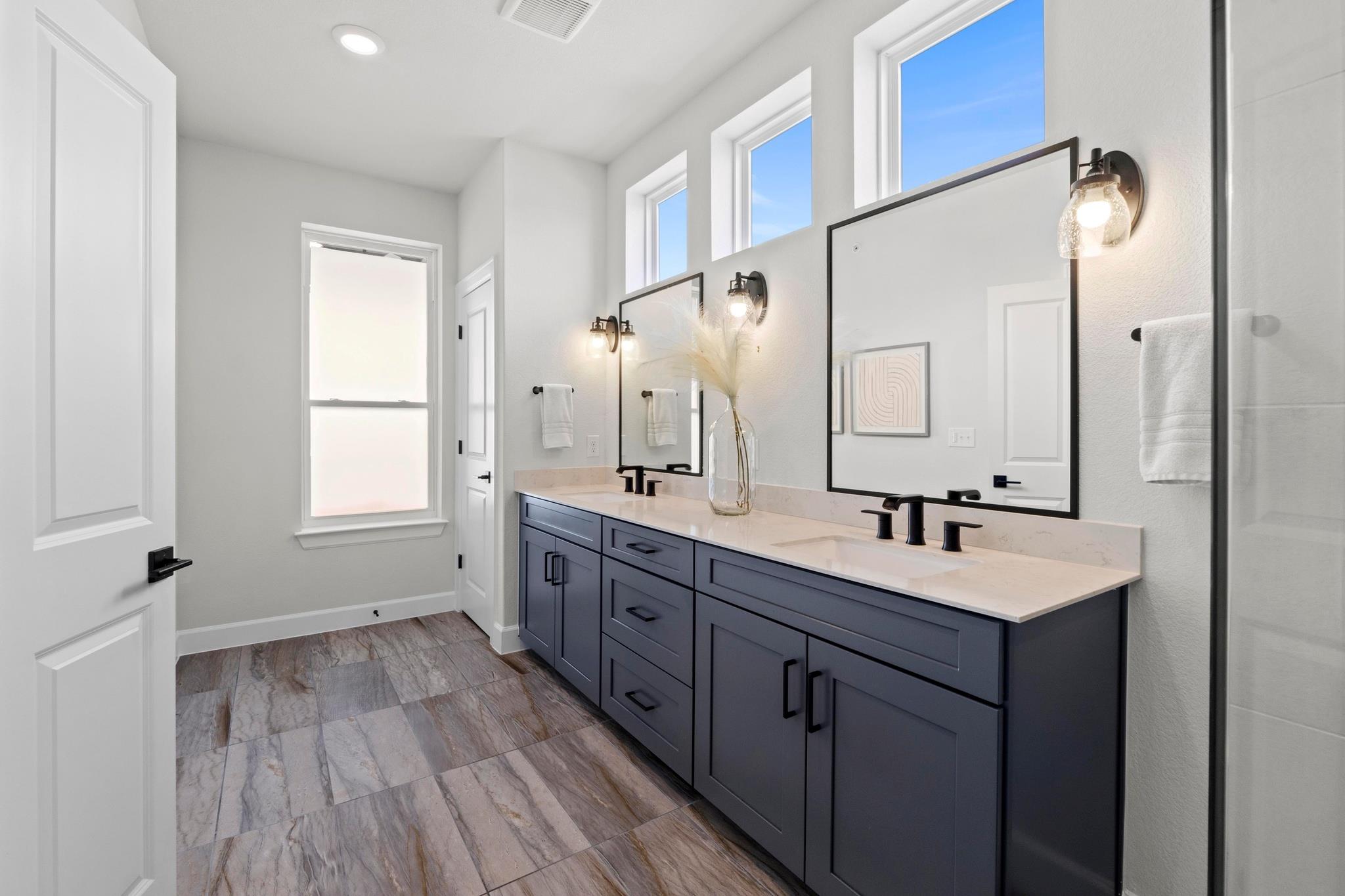 3915 Tilley ST