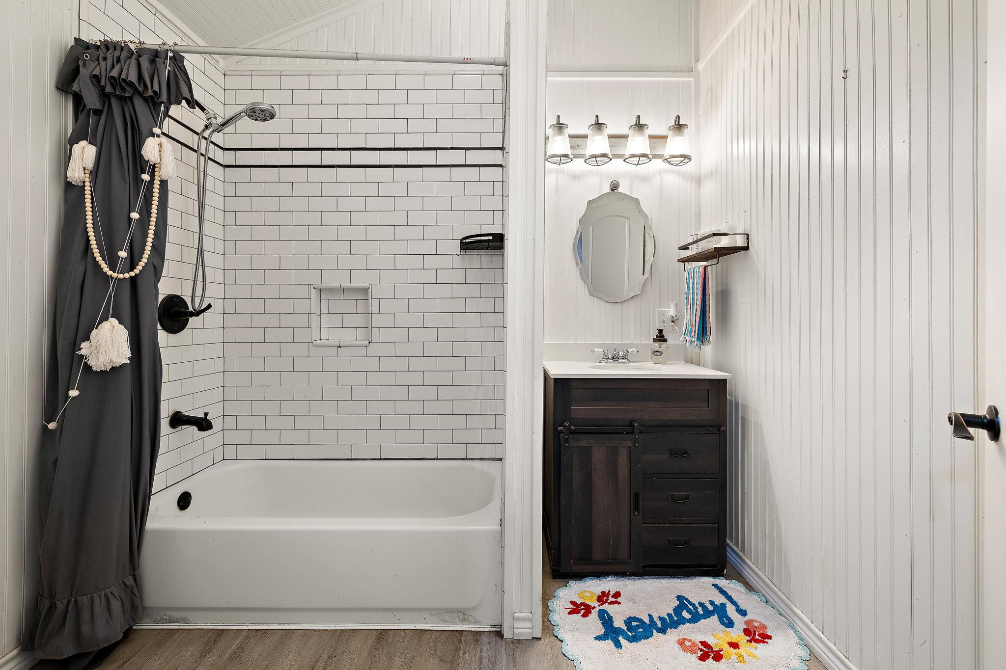 131 Moccasin Bend DR