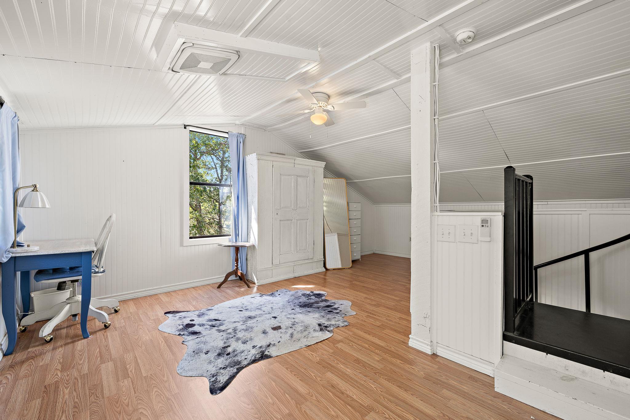 131 Moccasin Bend DR