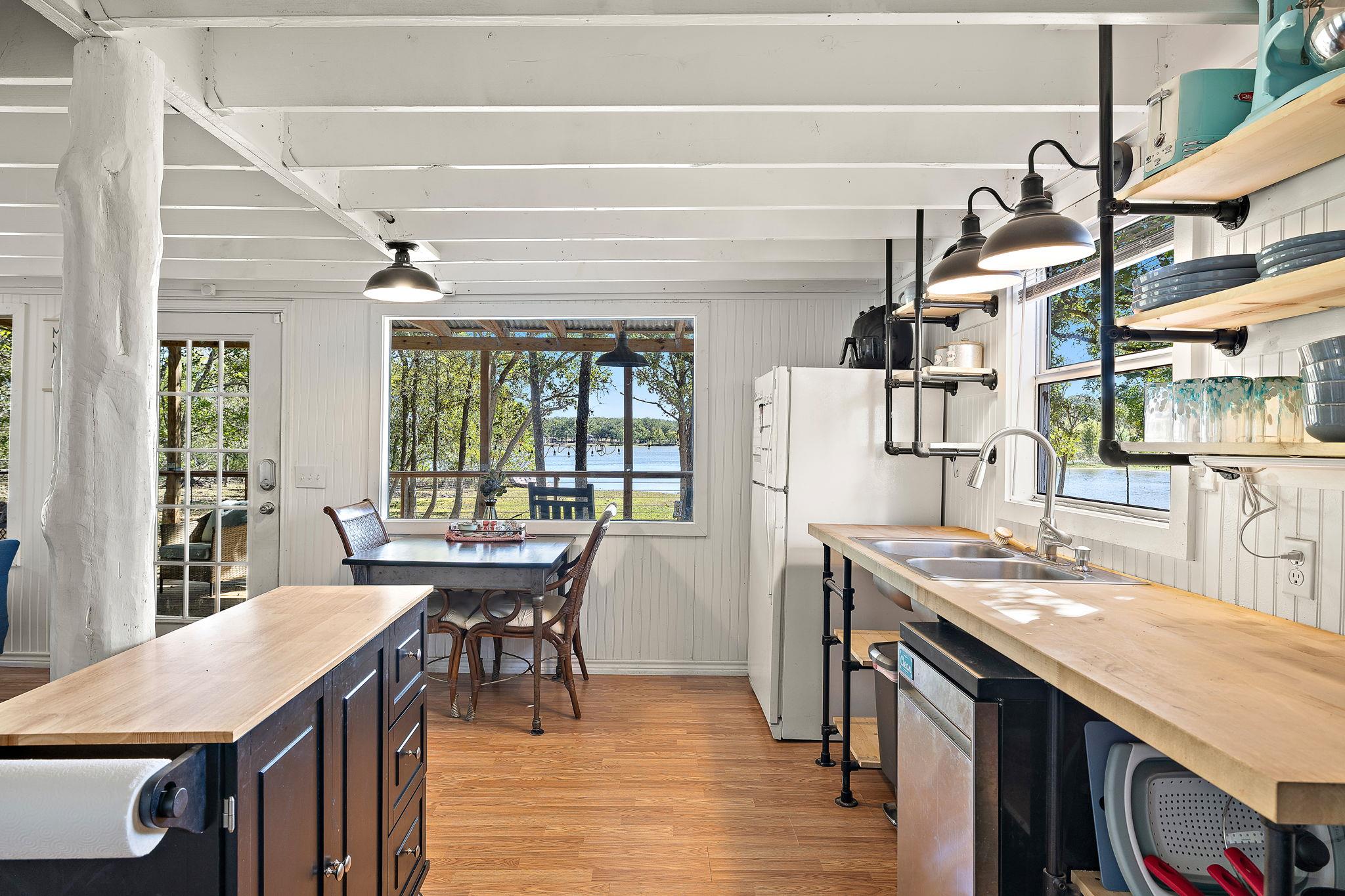 131 Moccasin Bend DR