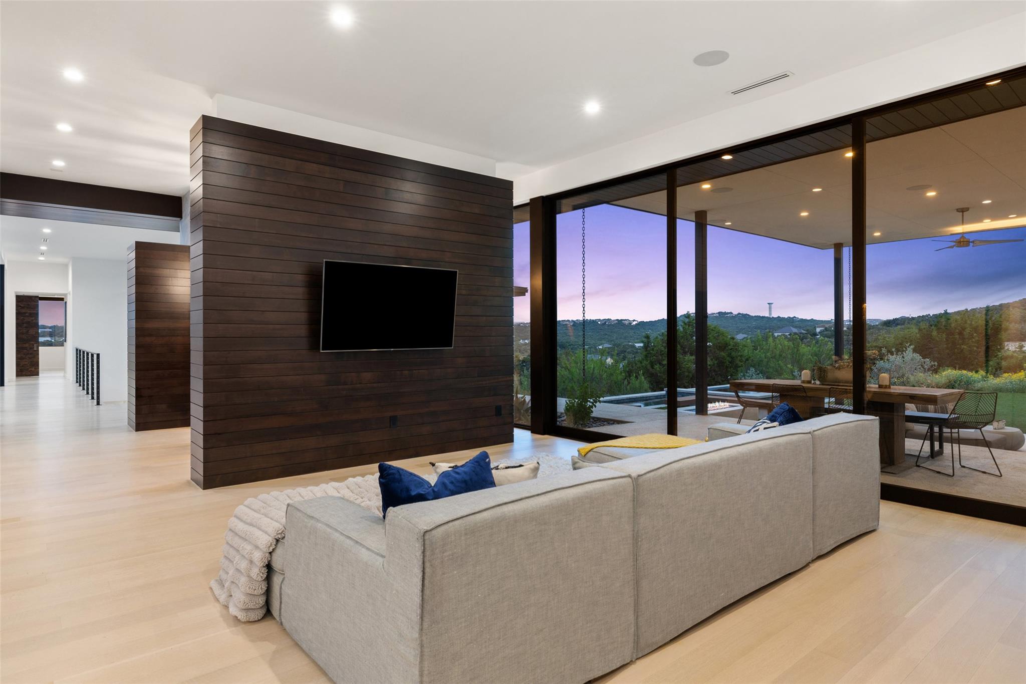 4202 Serene Hills DR