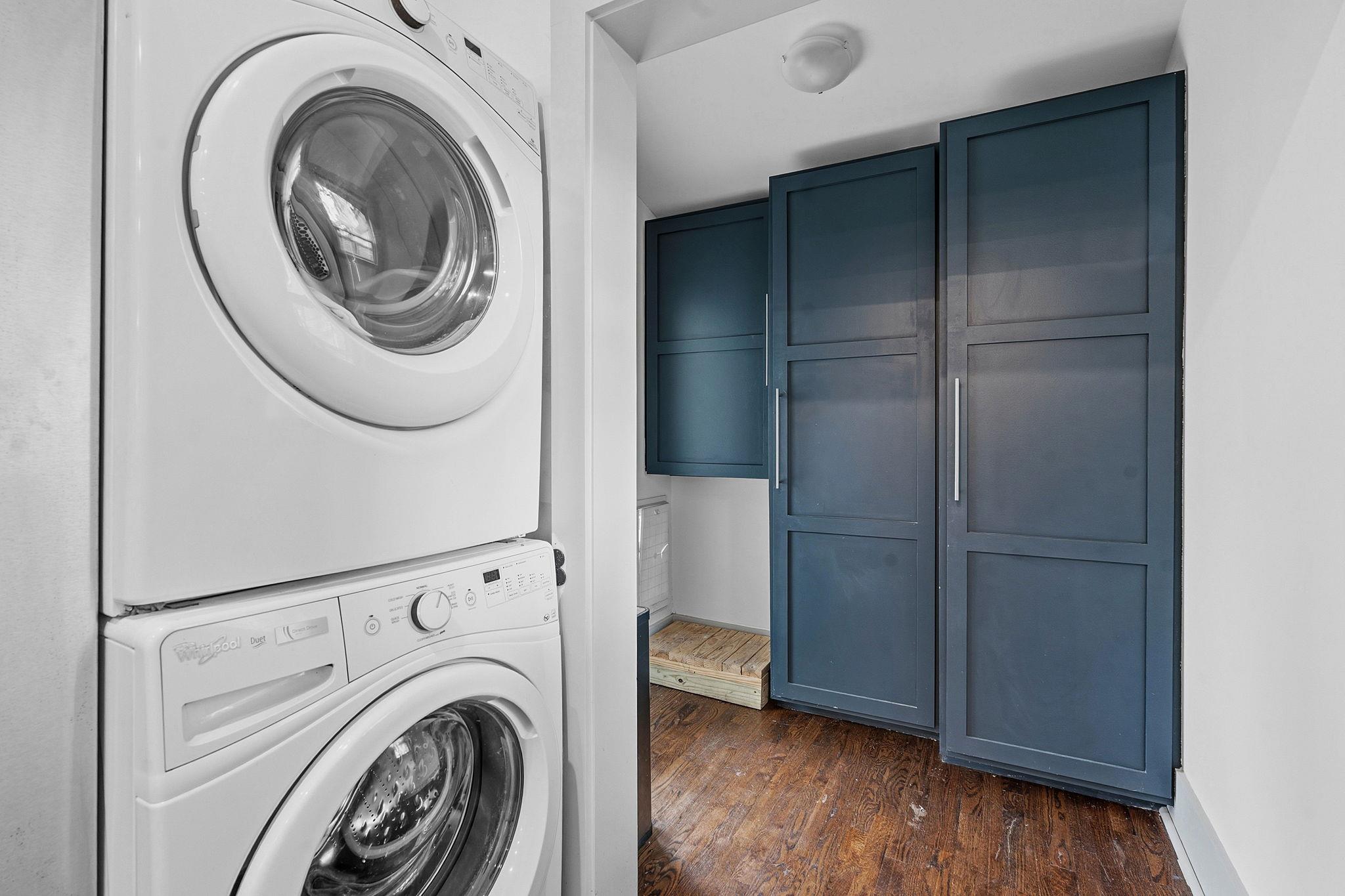 1122 Gunter ST