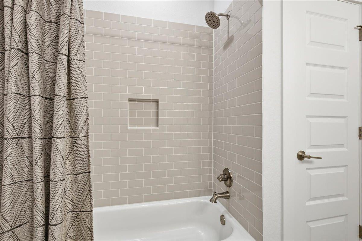 645 Treaty Oak DR