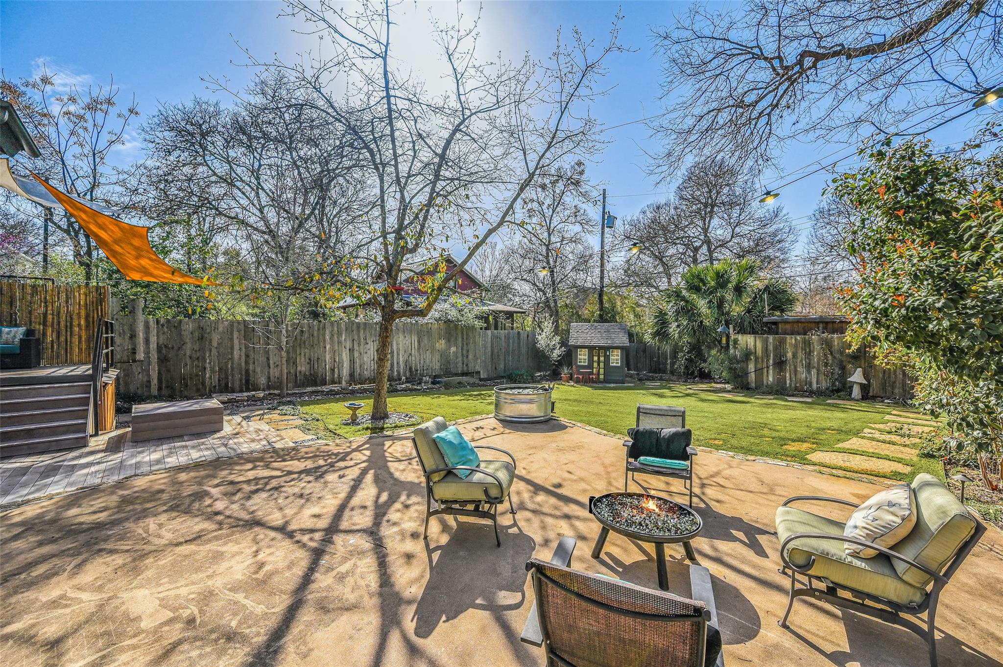 2208 Mountain View RD