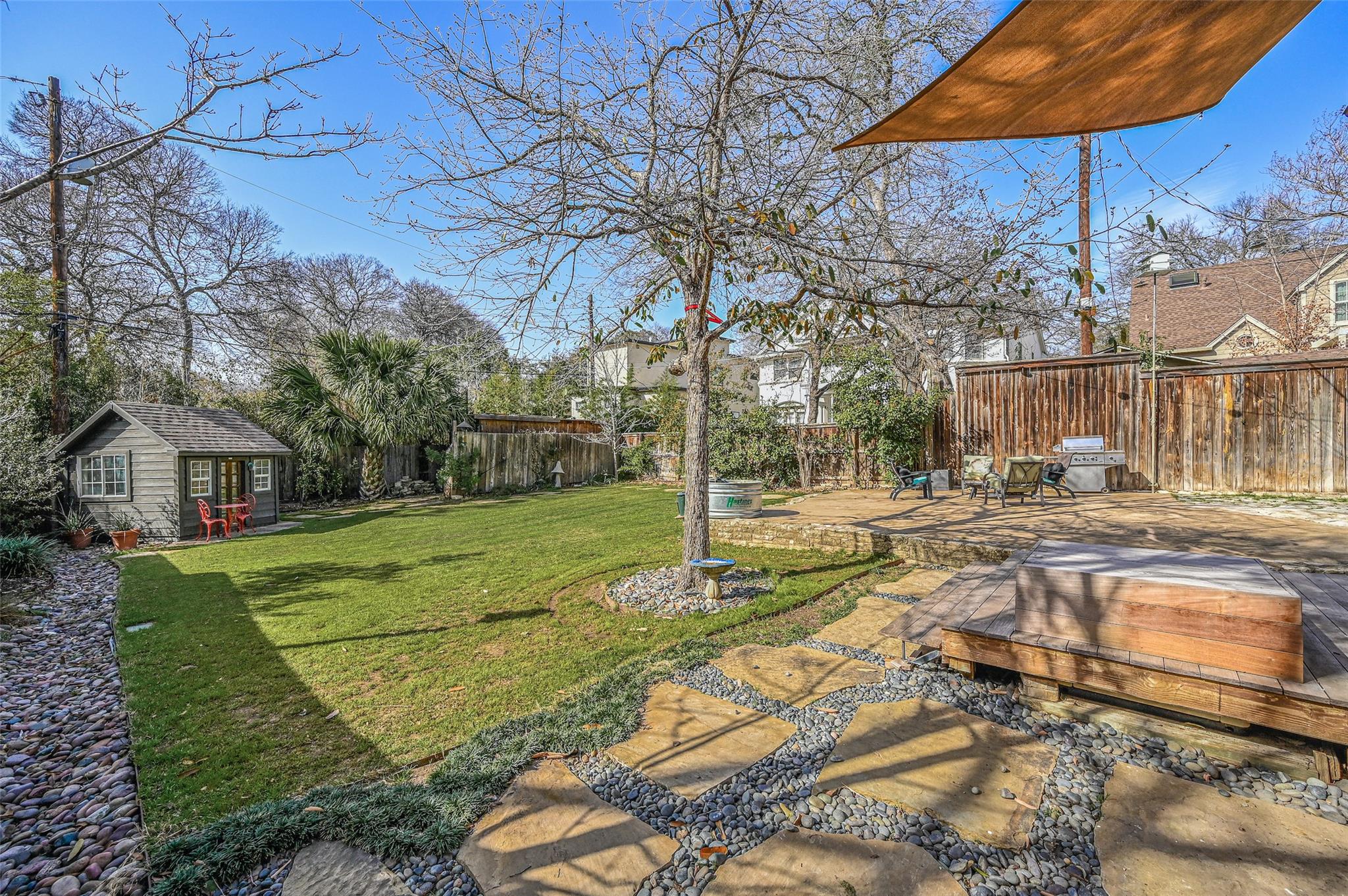 2208 Mountain View RD
