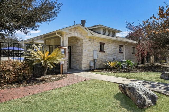 1102 Port Daniel DR