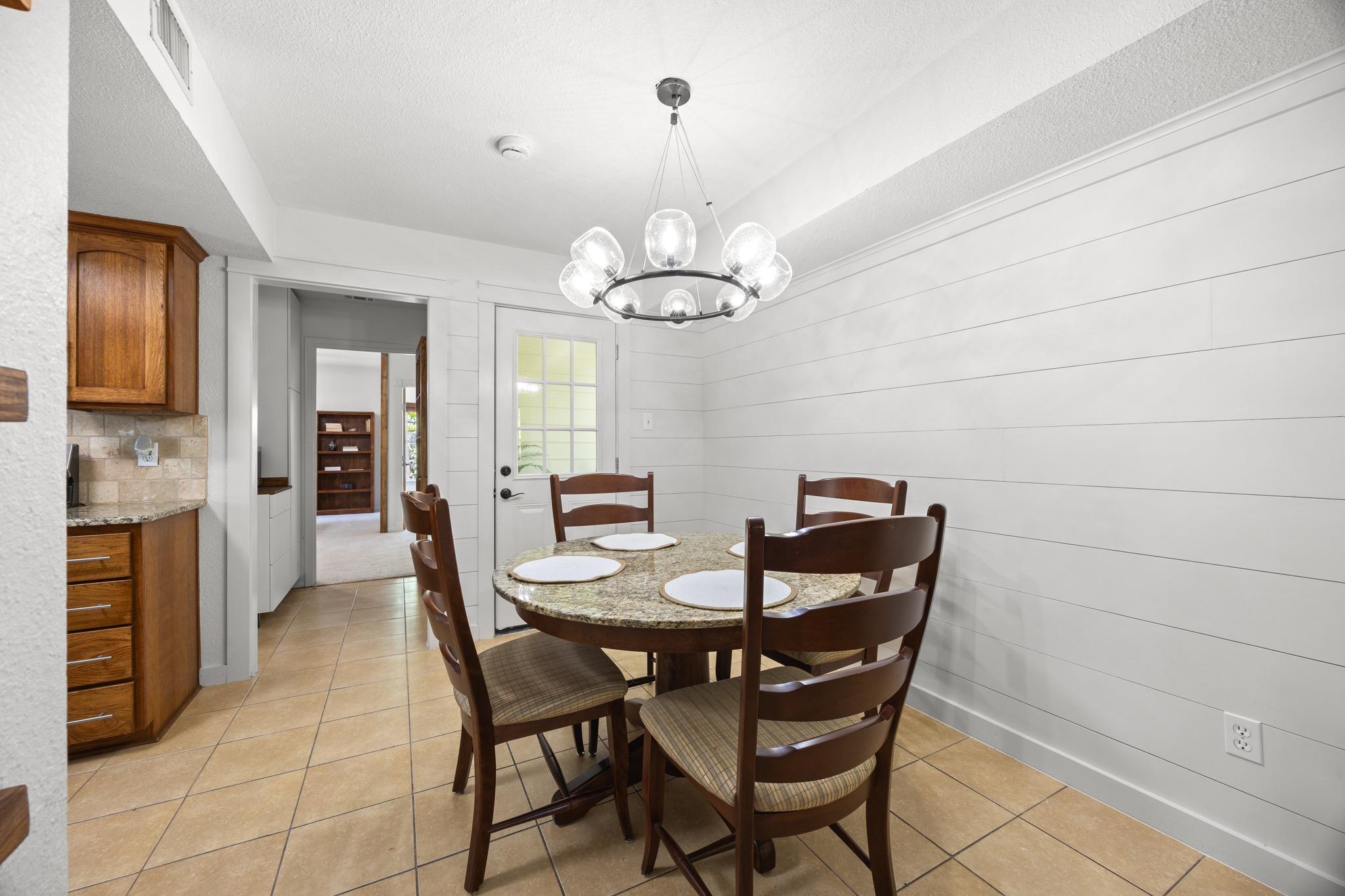 1910 Mirabeau ST
