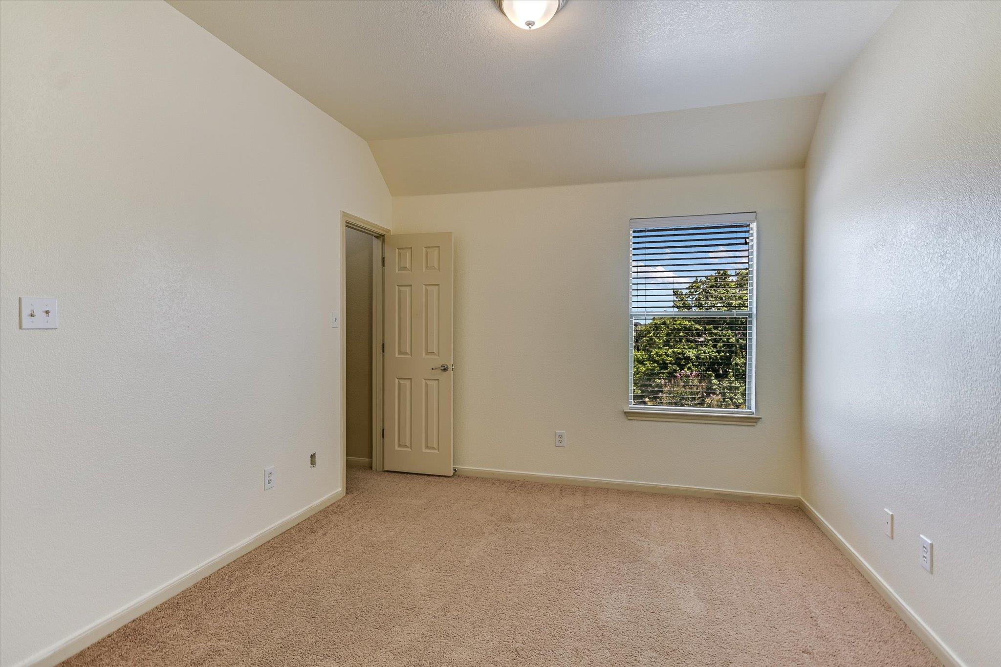 109 CHOKE CANYON LN
