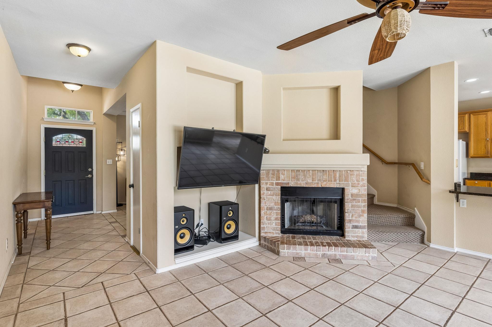 1409 Deer Horn DR