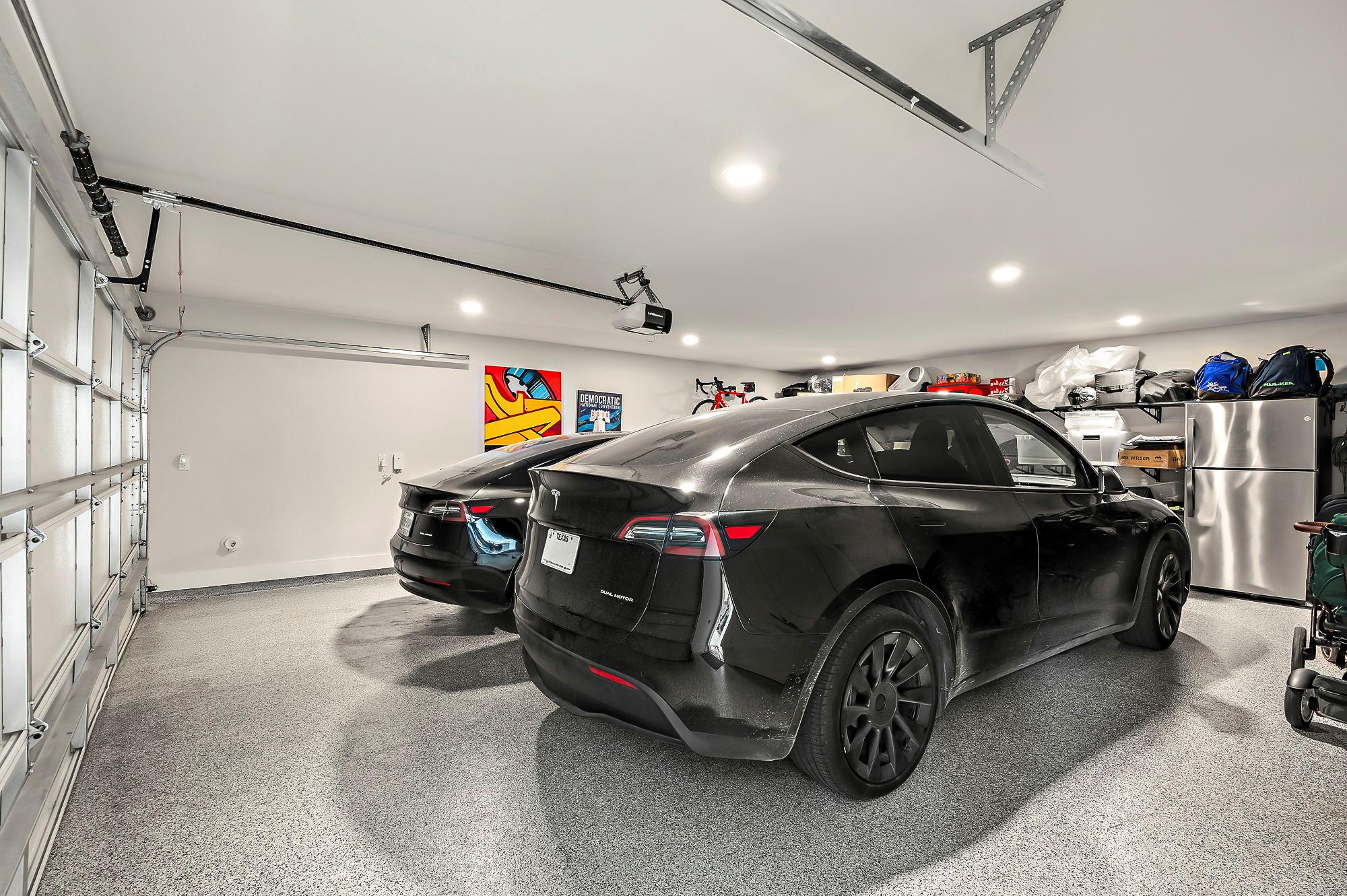 2116 Kenwood Ave