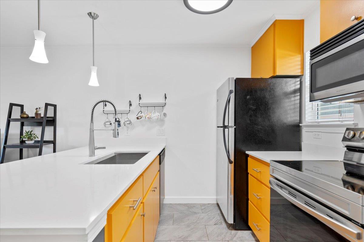 1422 Collier ST # 103