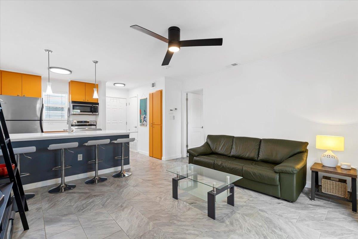 1422 Collier ST # 103