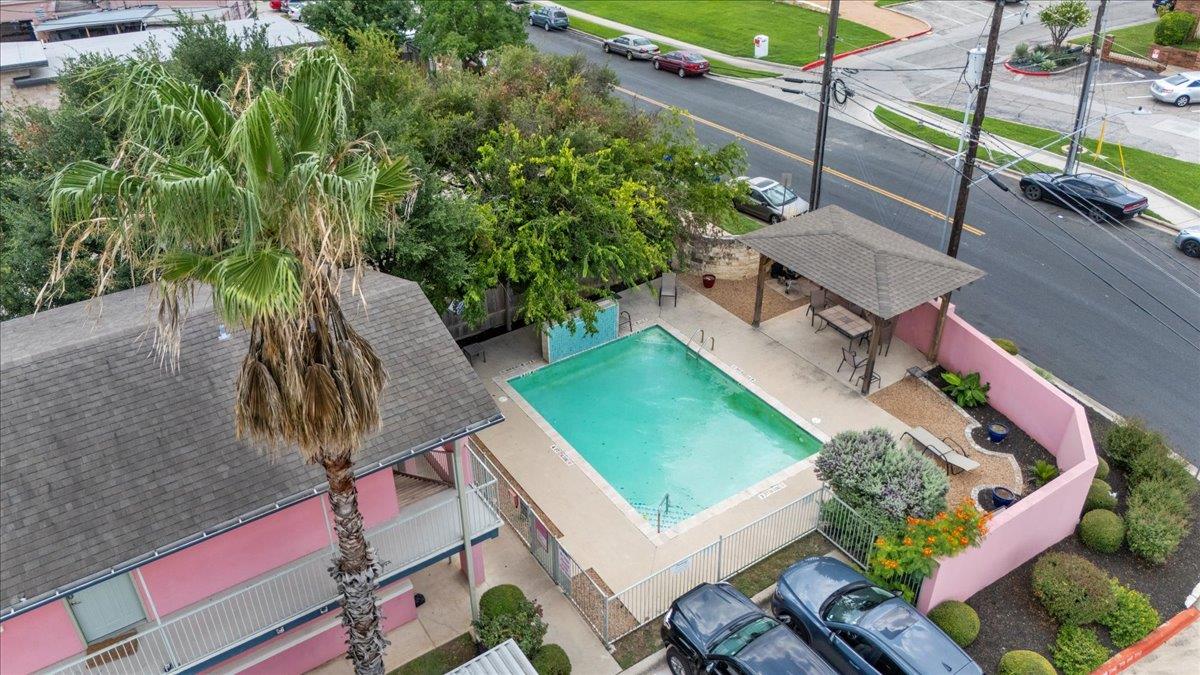 1422 Collier ST # 103