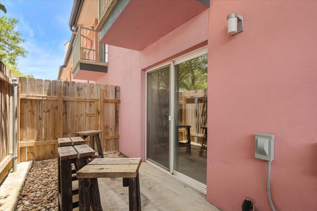 1422 Collier ST # 103