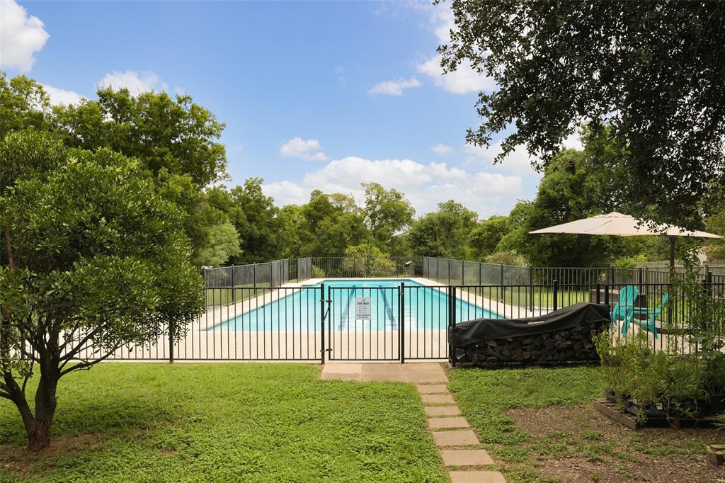 12227 Tanglewild DR