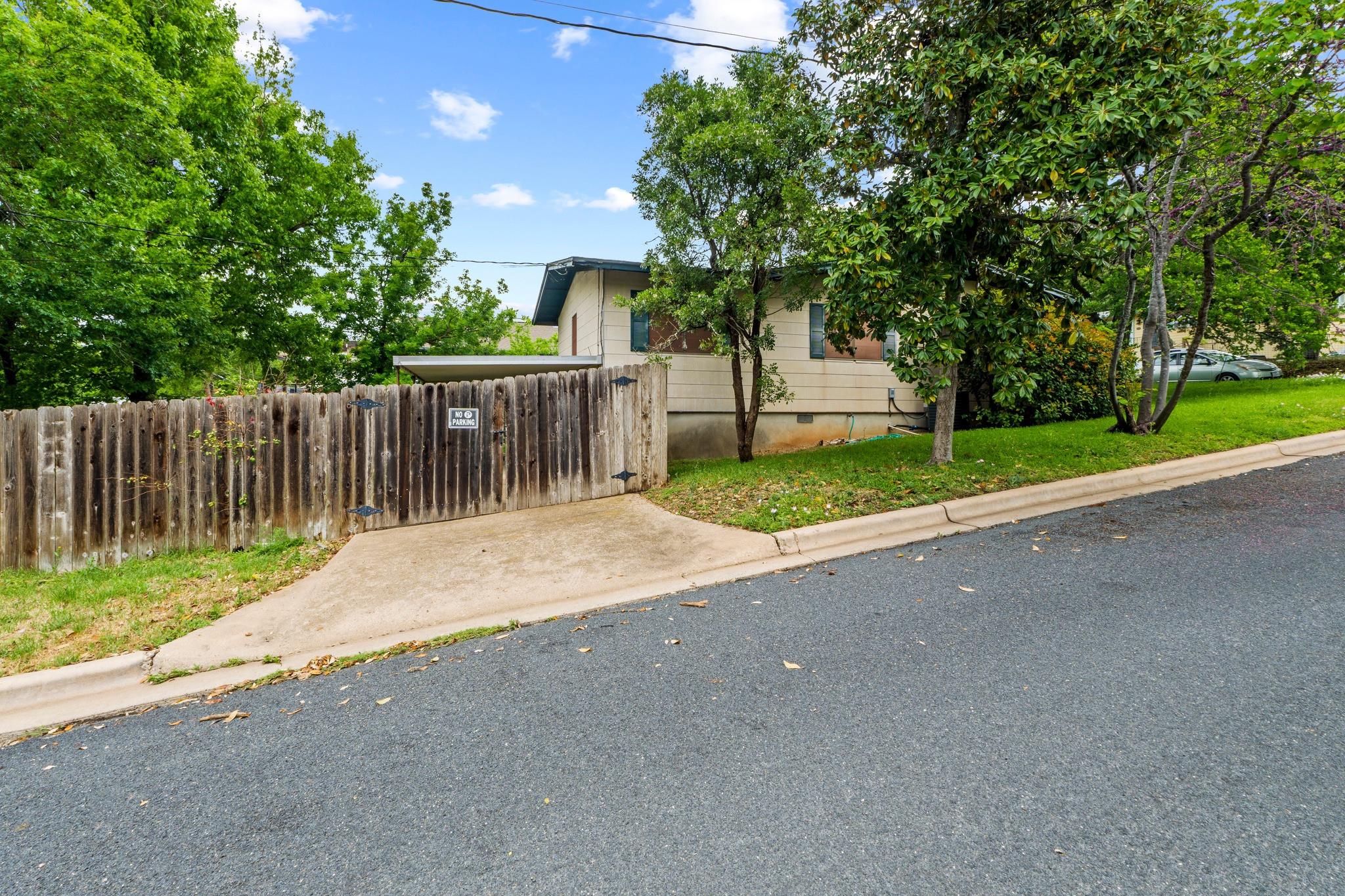 2506 Rae Dell Ave