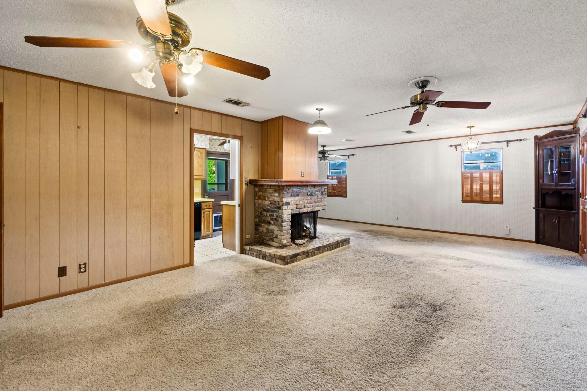 2506 Rae Dell Ave