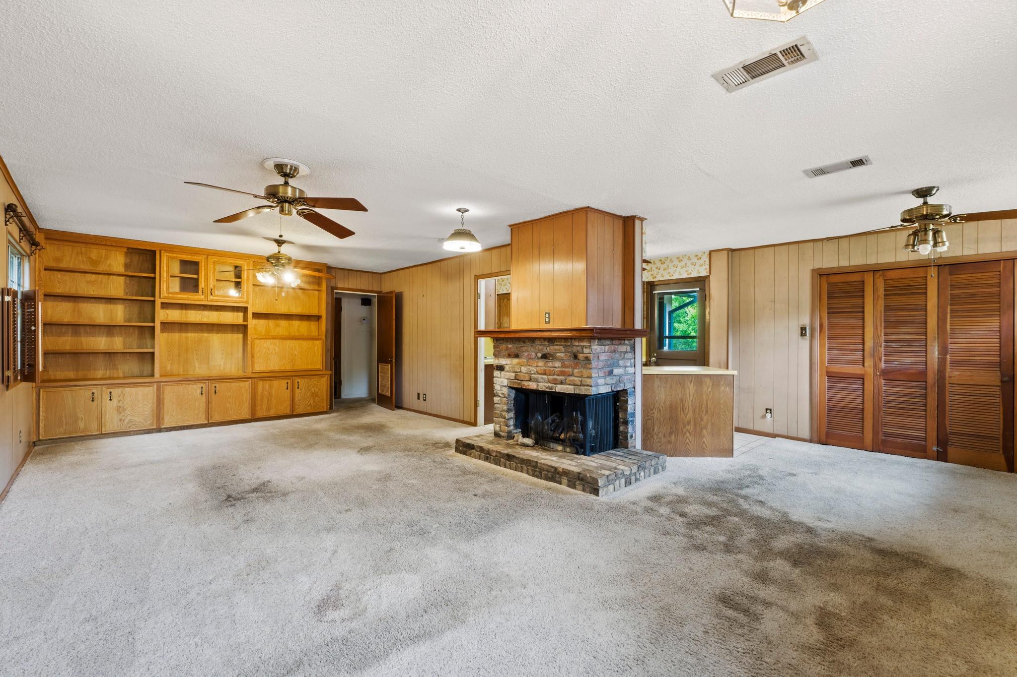 2506 Rae Dell Ave