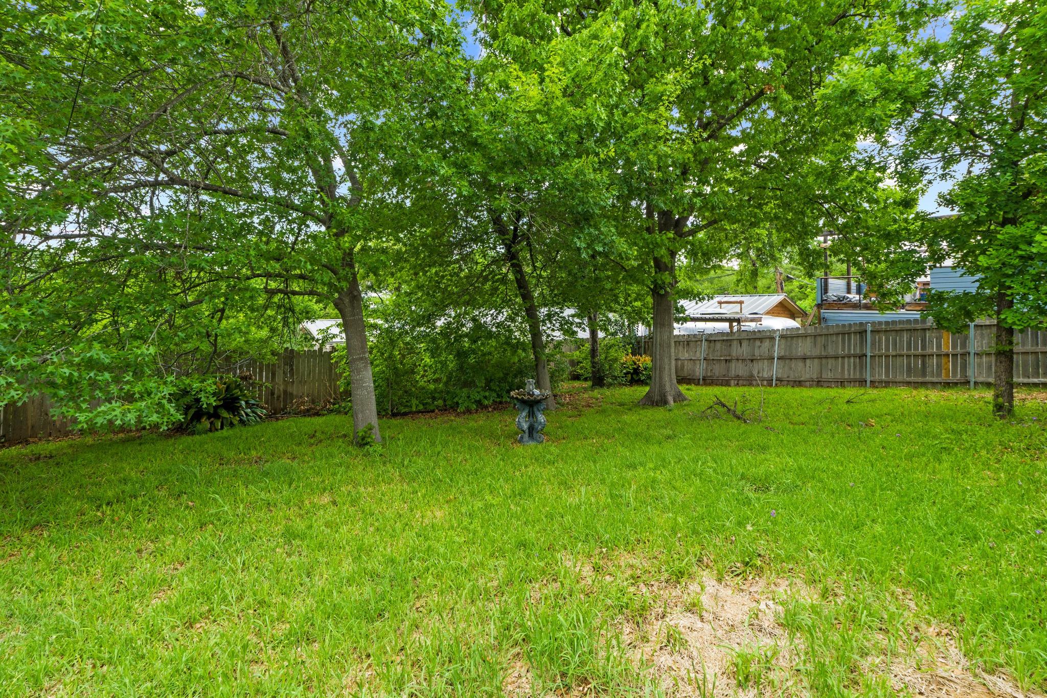 2506 Rae Dell Ave