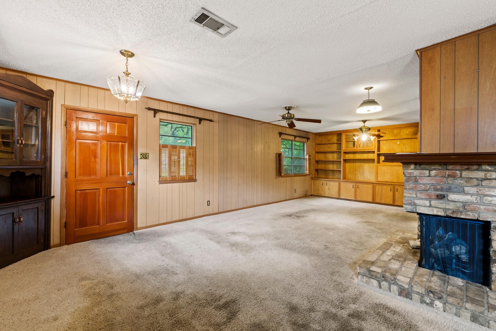 2506 Rae Dell Ave