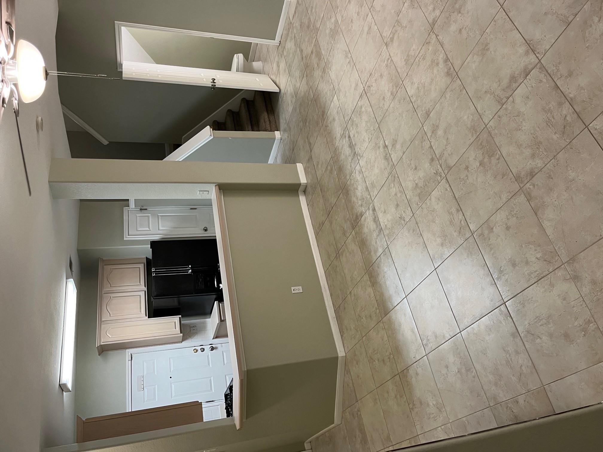 2100 Pipers Field DR # 14