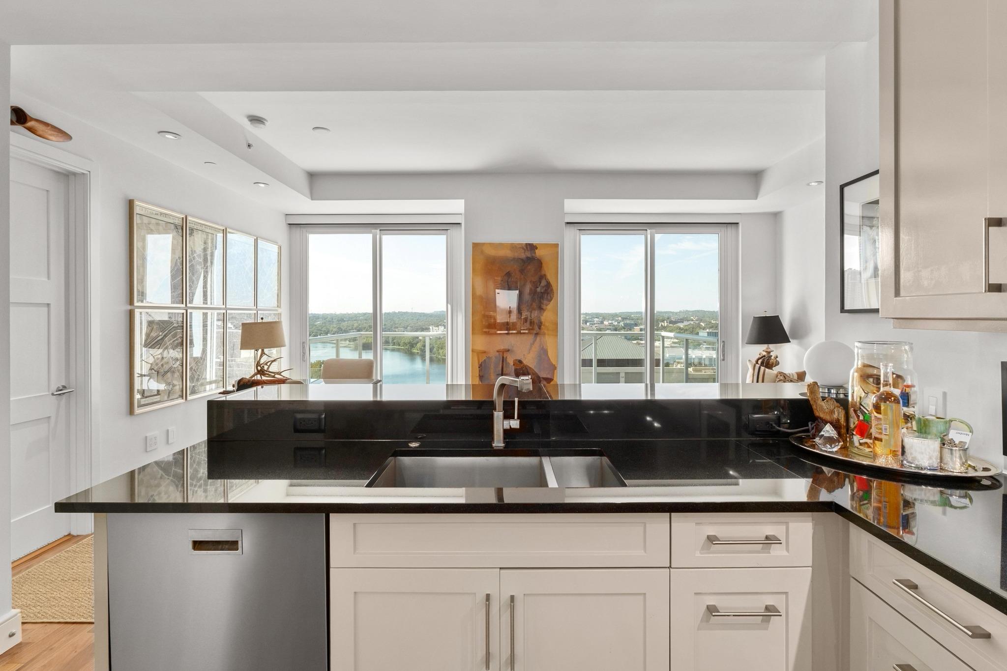 98 San Jacinto BLVD # 1201