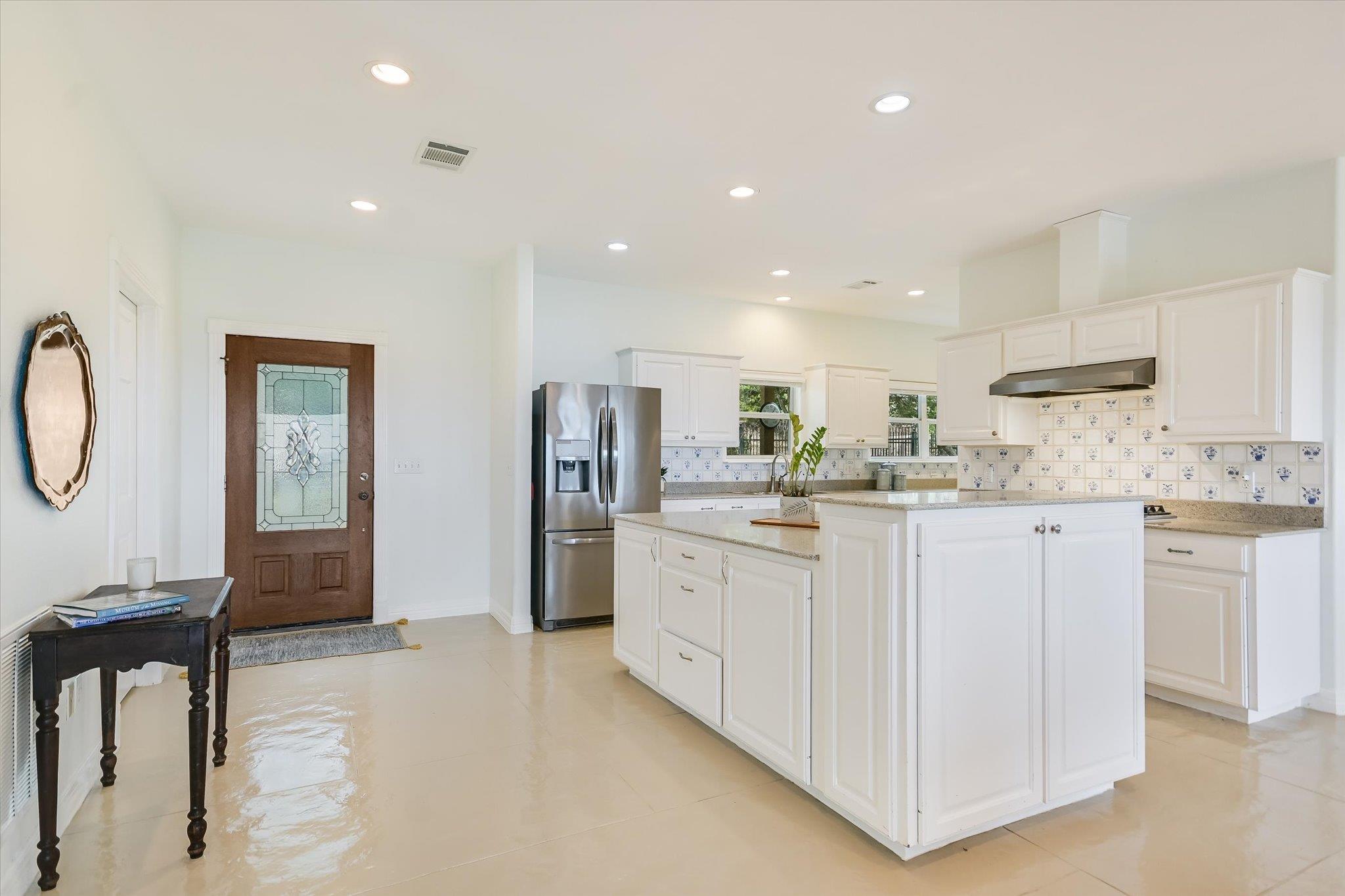 816 BUTTERCUP LN