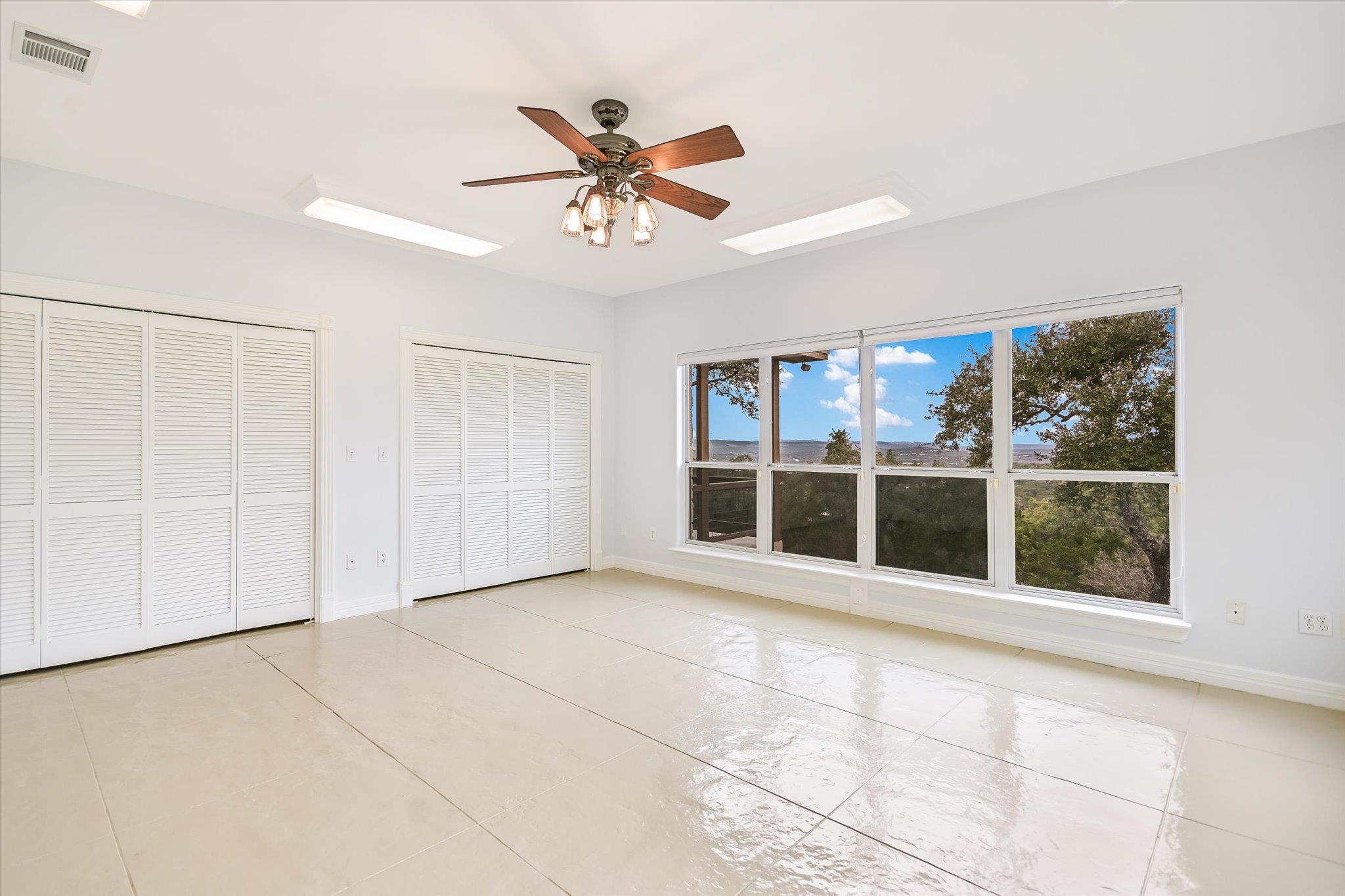 816 BUTTERCUP LN