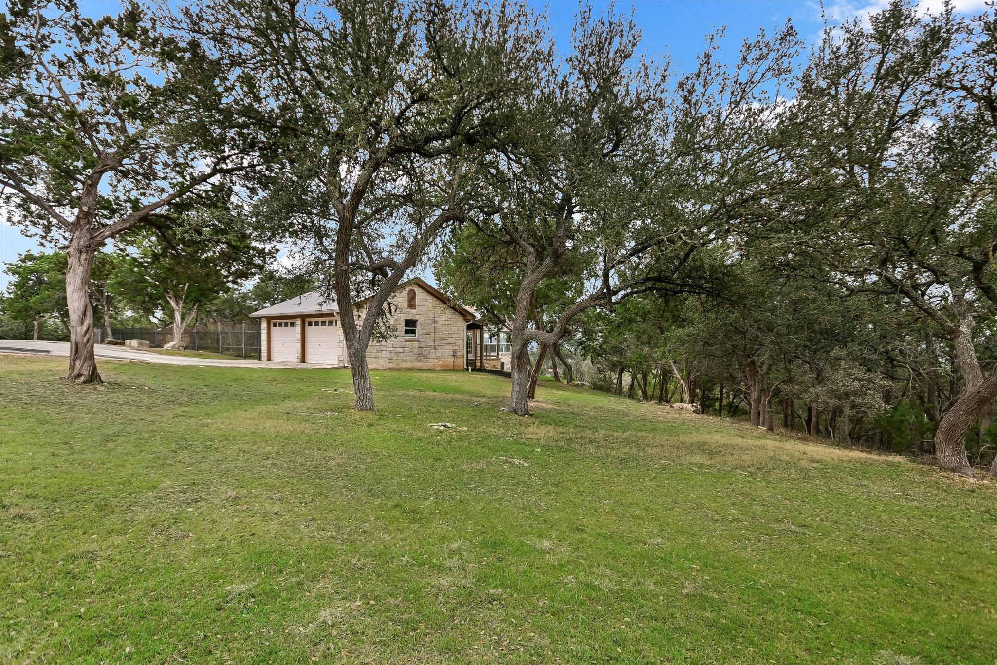 816 BUTTERCUP LN
